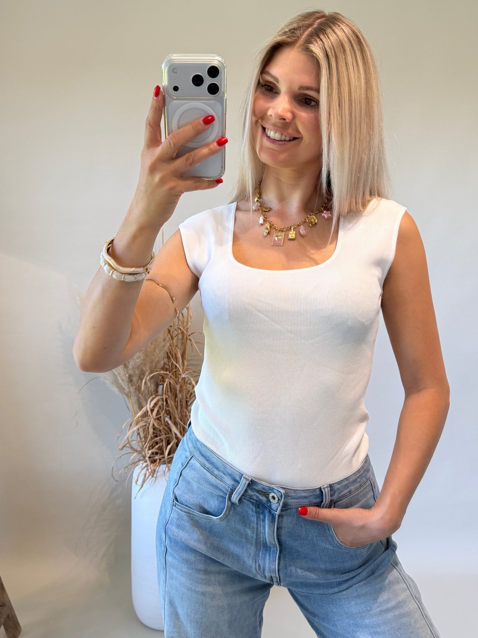 Top in Weiß in Strick