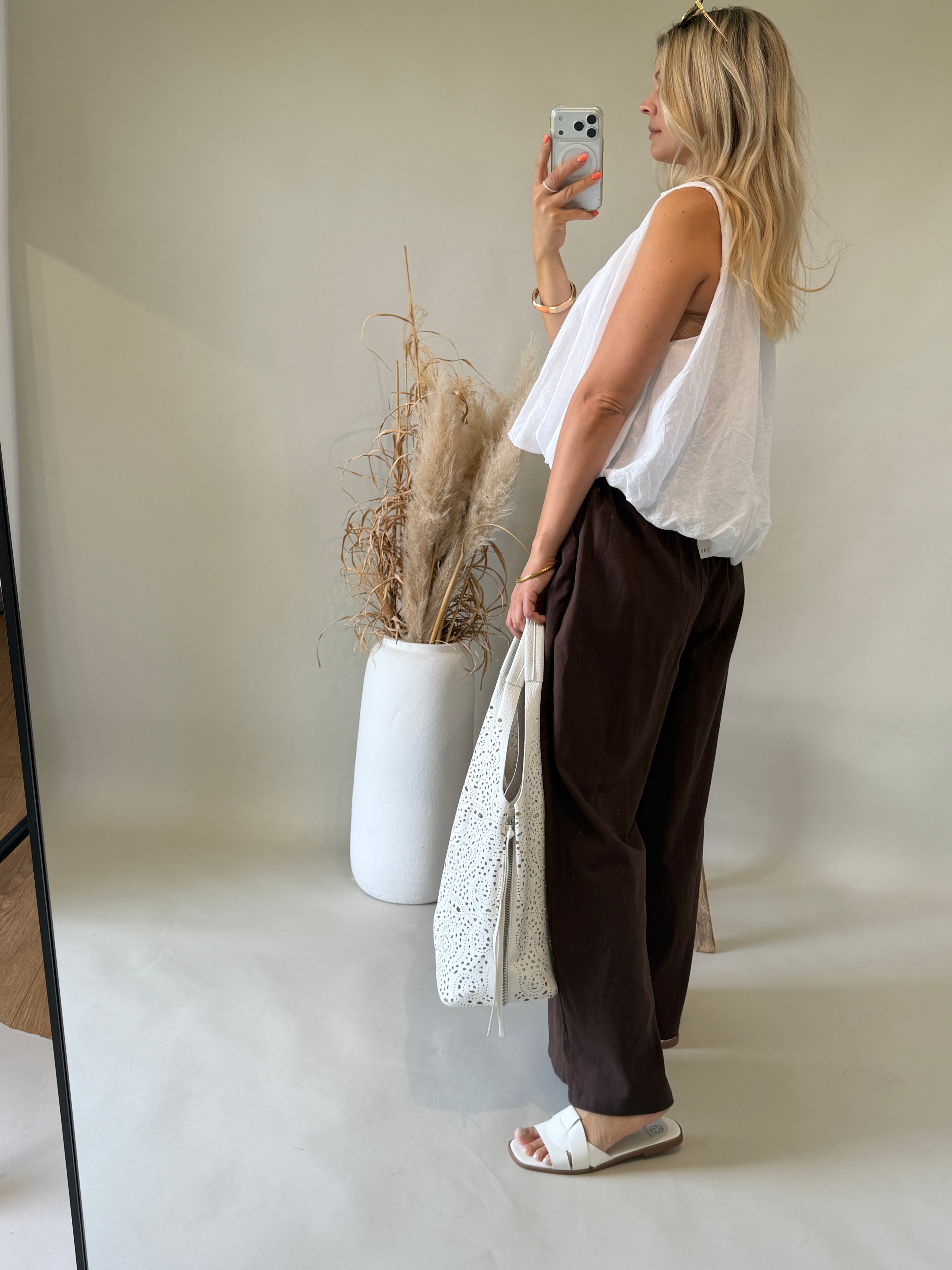 Hose in Schokobraun mit weitem Bein