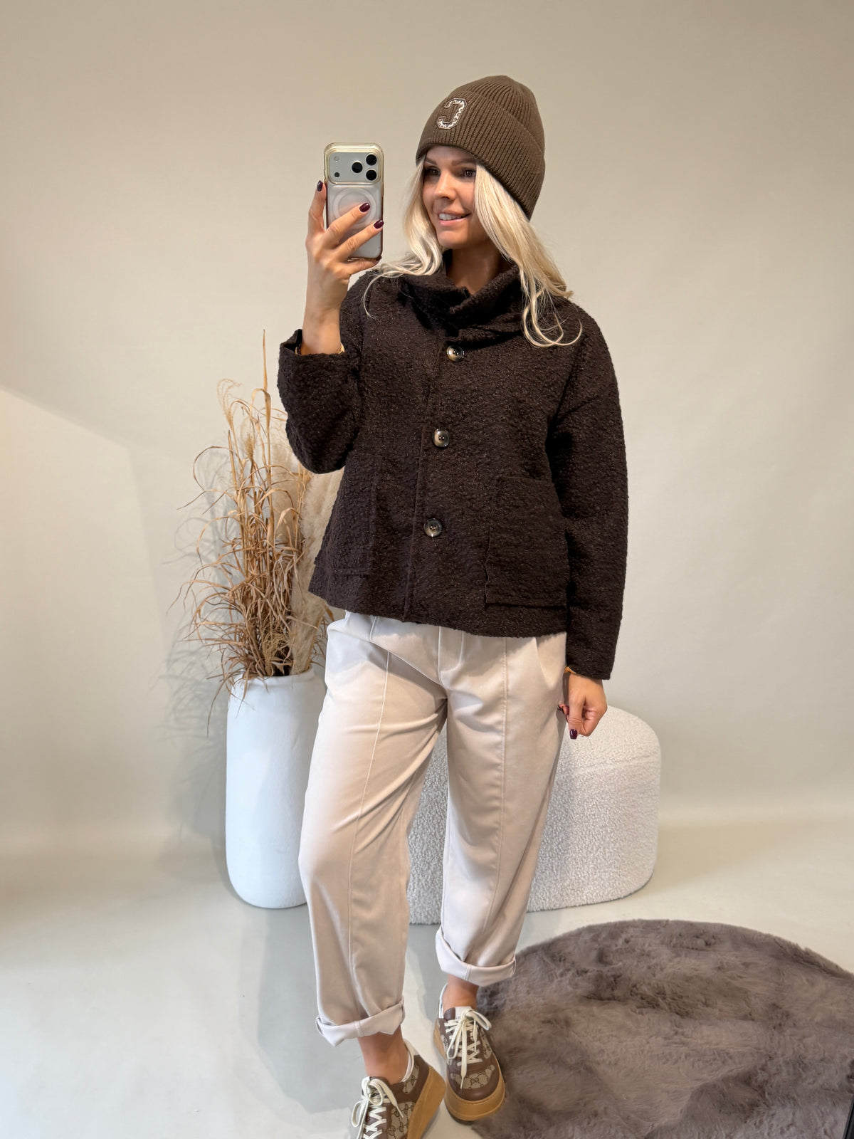 Jacke in Schokobraun mit Kragen und großen Taschen