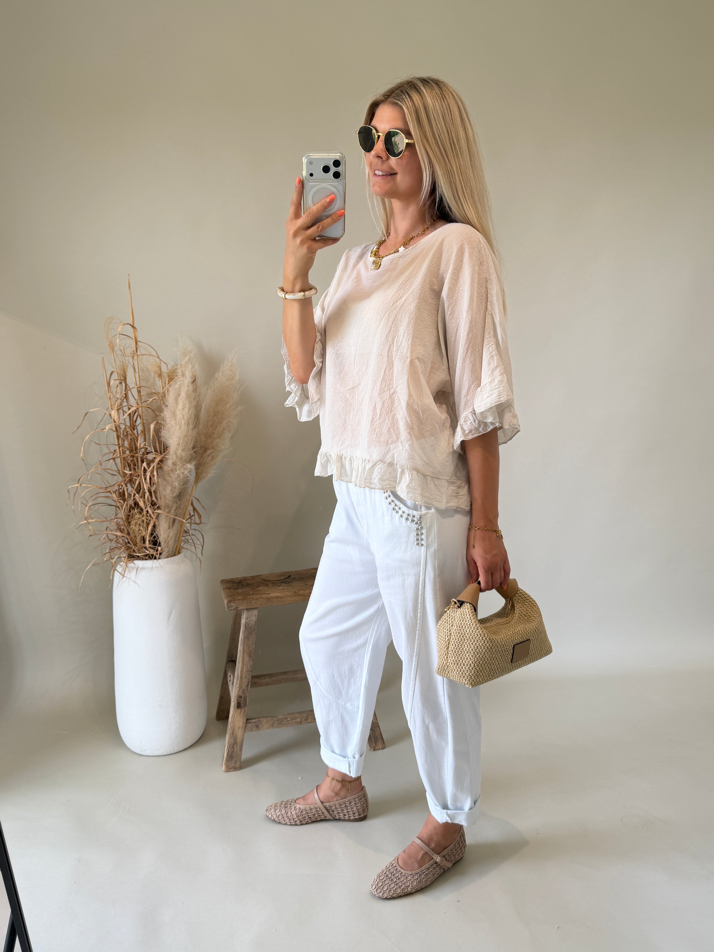 Bluse in Beige mit Rüschen am Arm