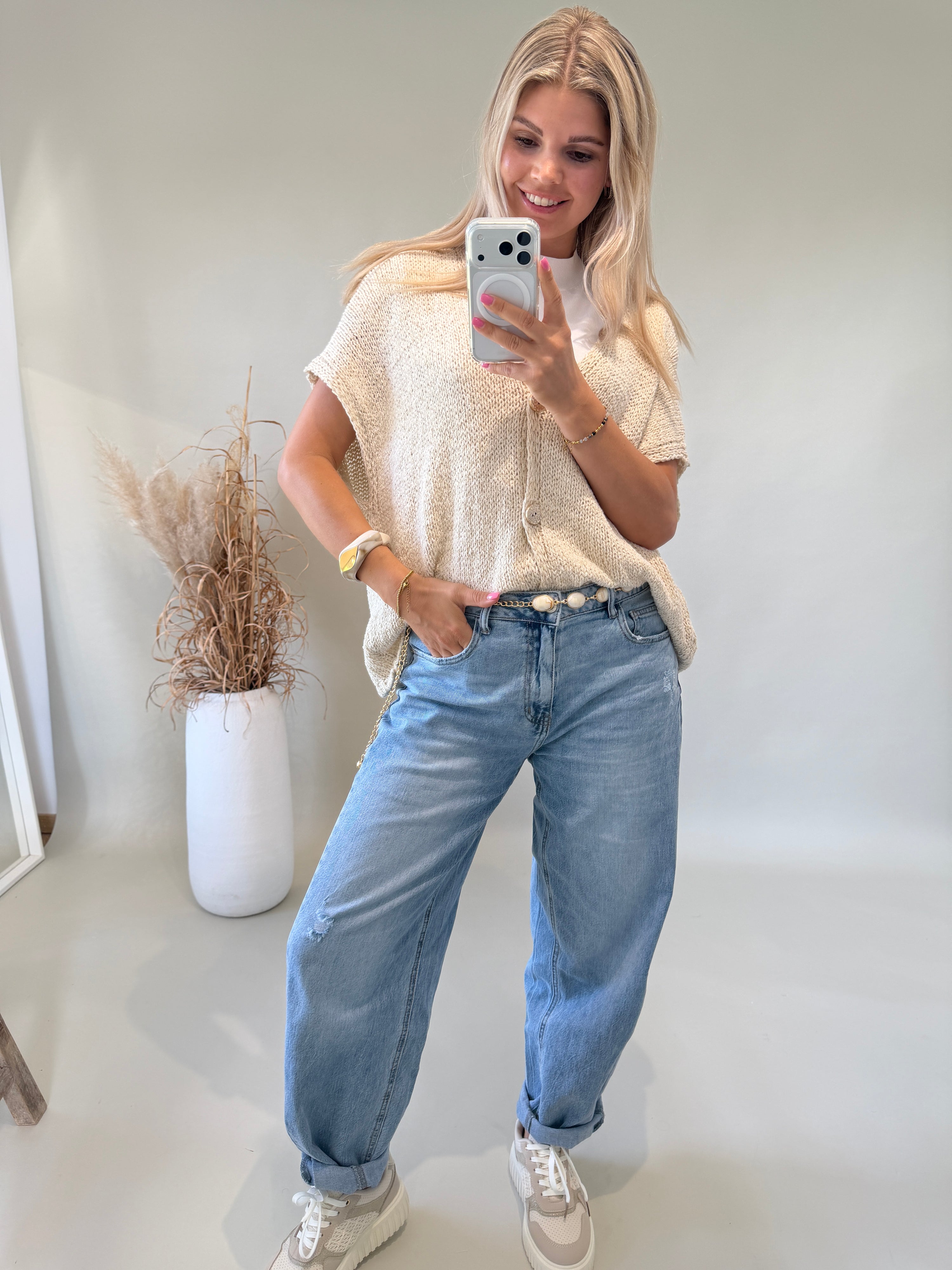 Strickjacke in Beige mit leichten Glanz ( ärmellos )