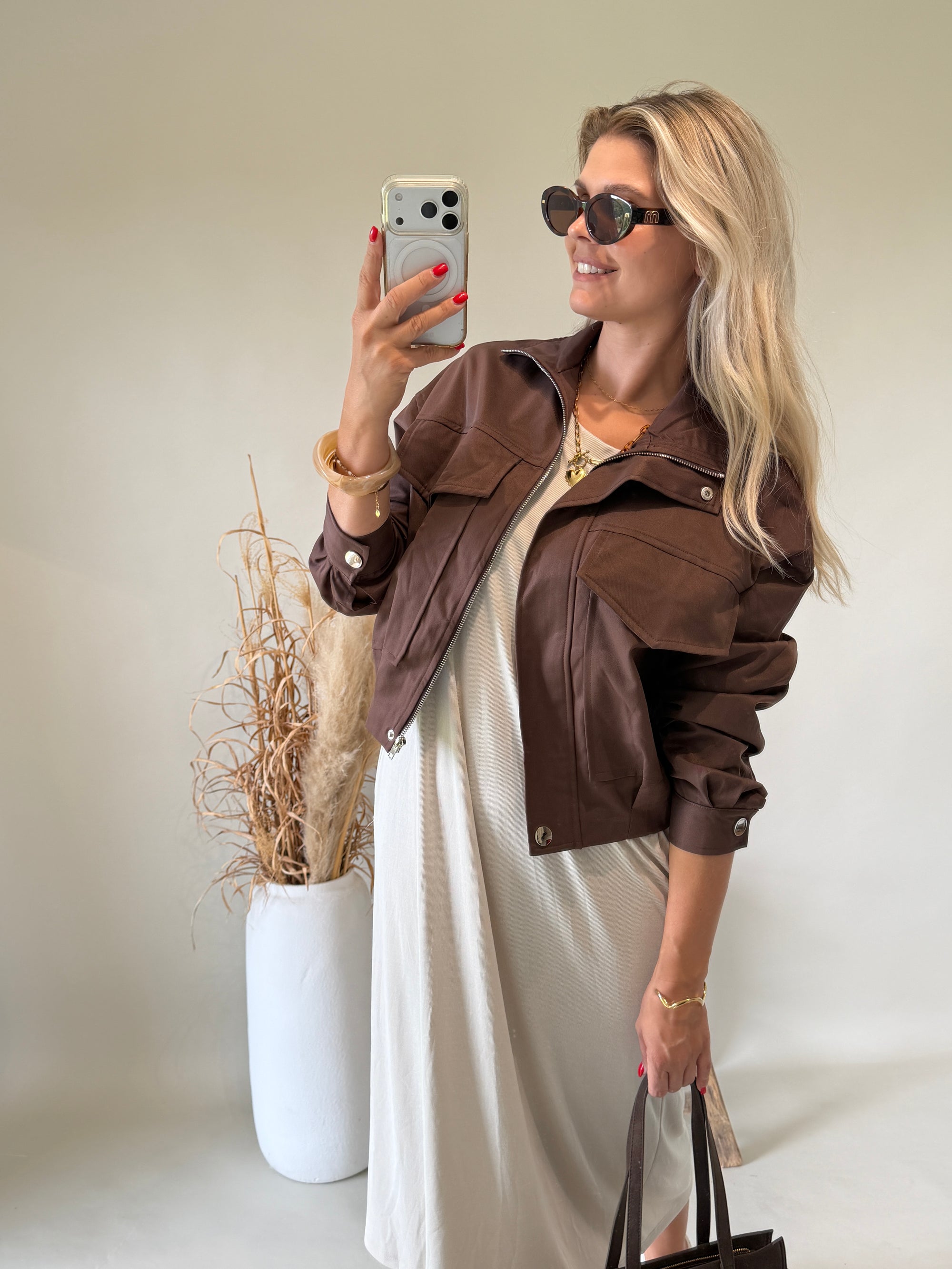 Jacke in Schokobraun mit großen Taschen vorne