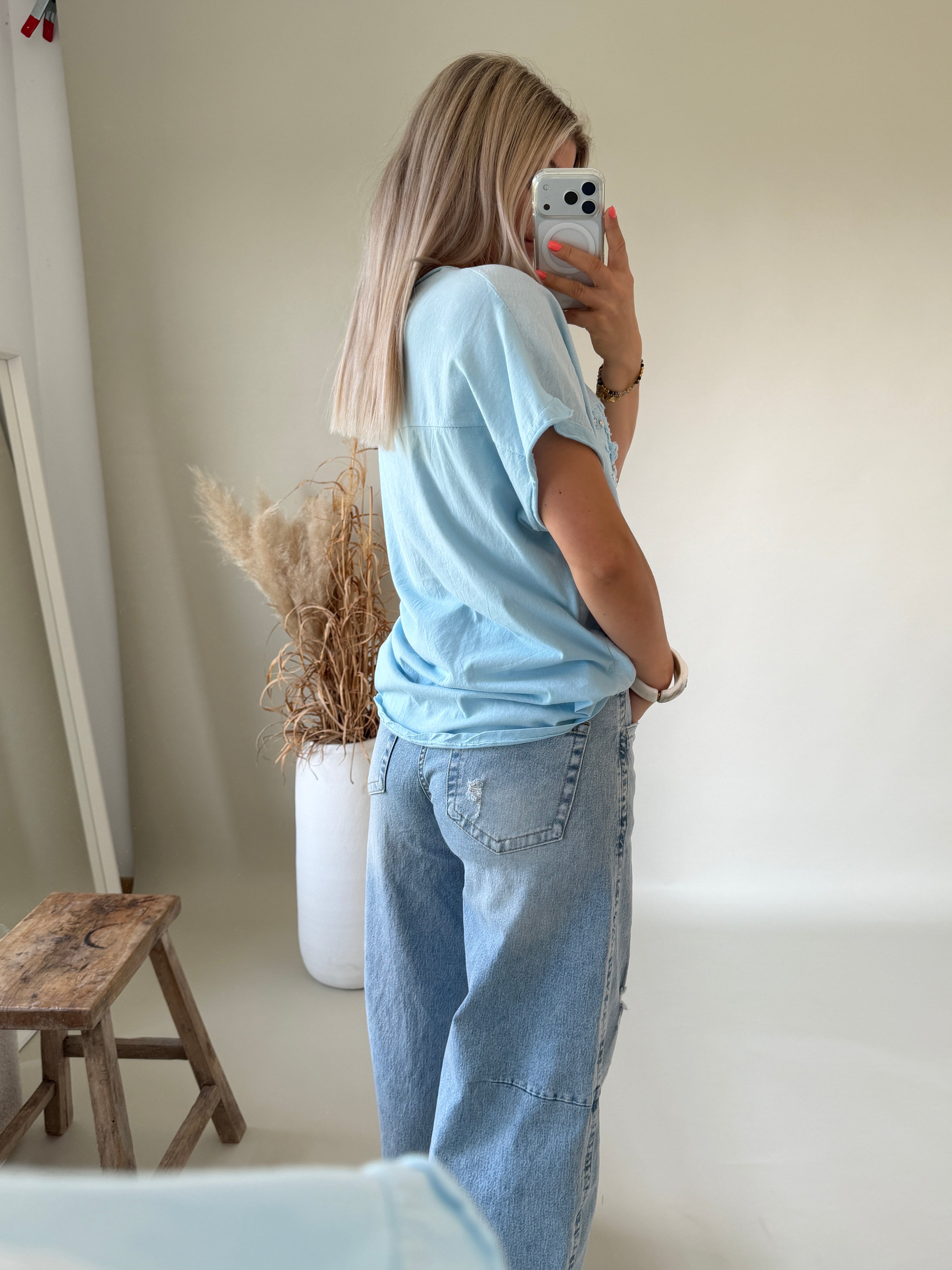 T - Shirt in Hellblau mit Glitzeraufdruck