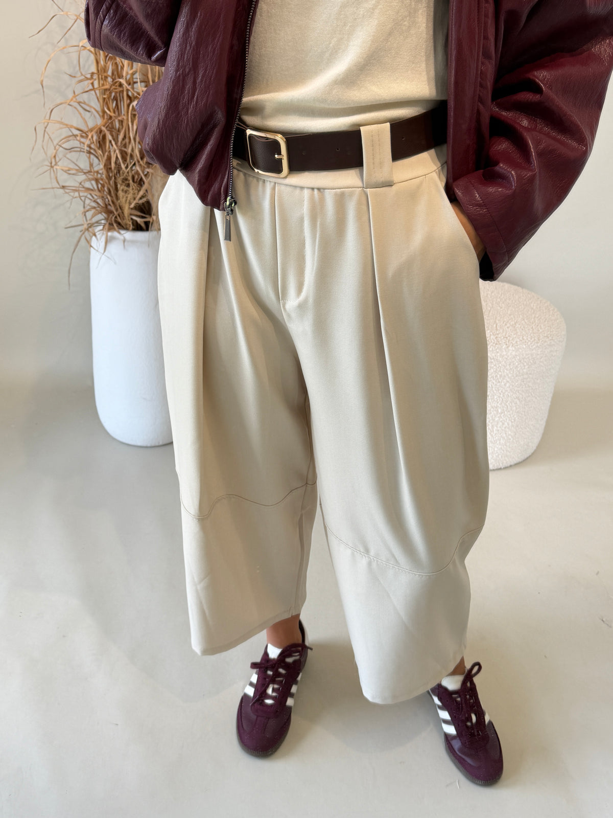 Hose in Beige  ( Ballon ) mit Gürtel