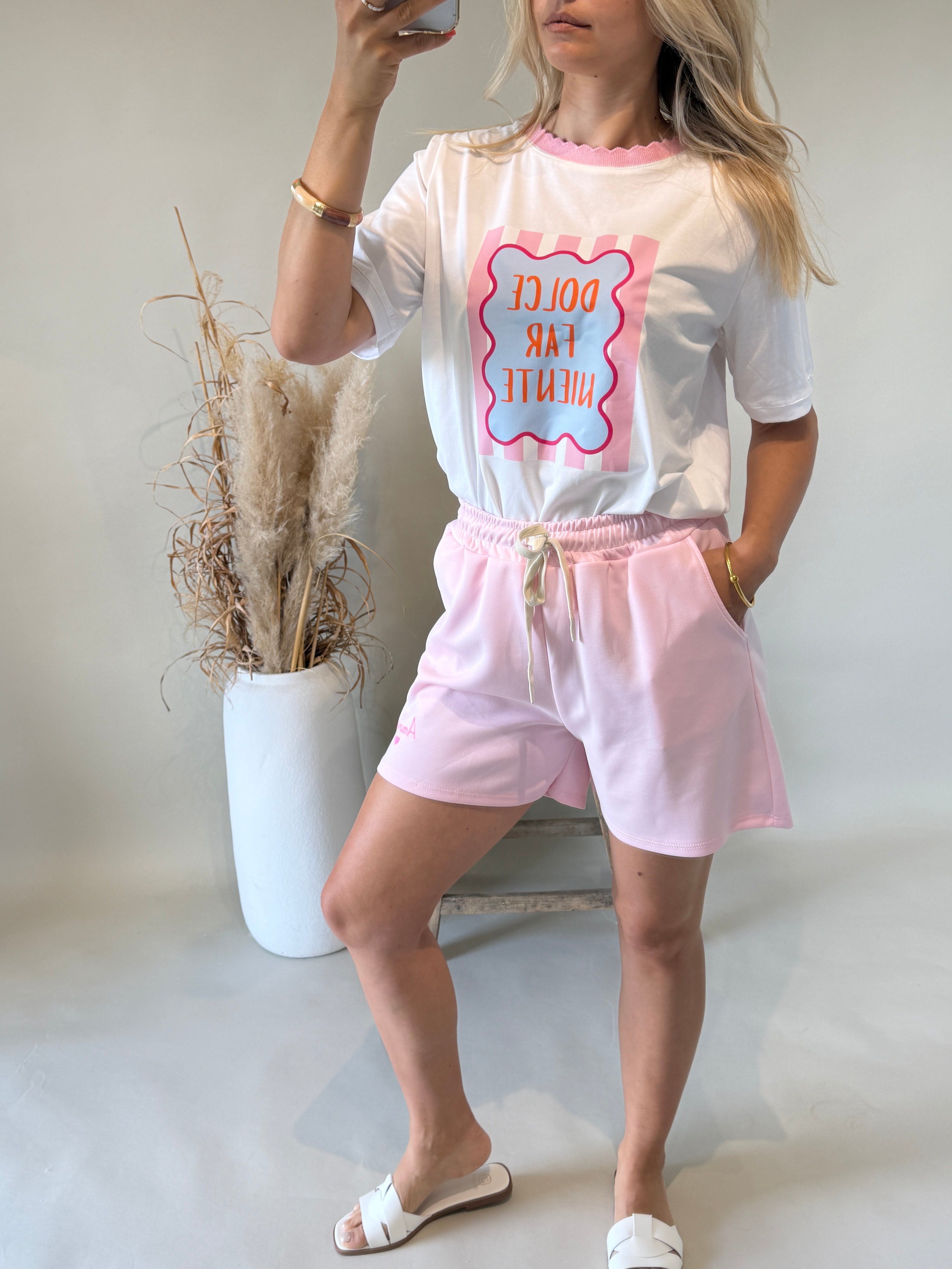 T - Shirt in Weiß mit Rosa Aufdruck ( Strickeinsatz am Hals )