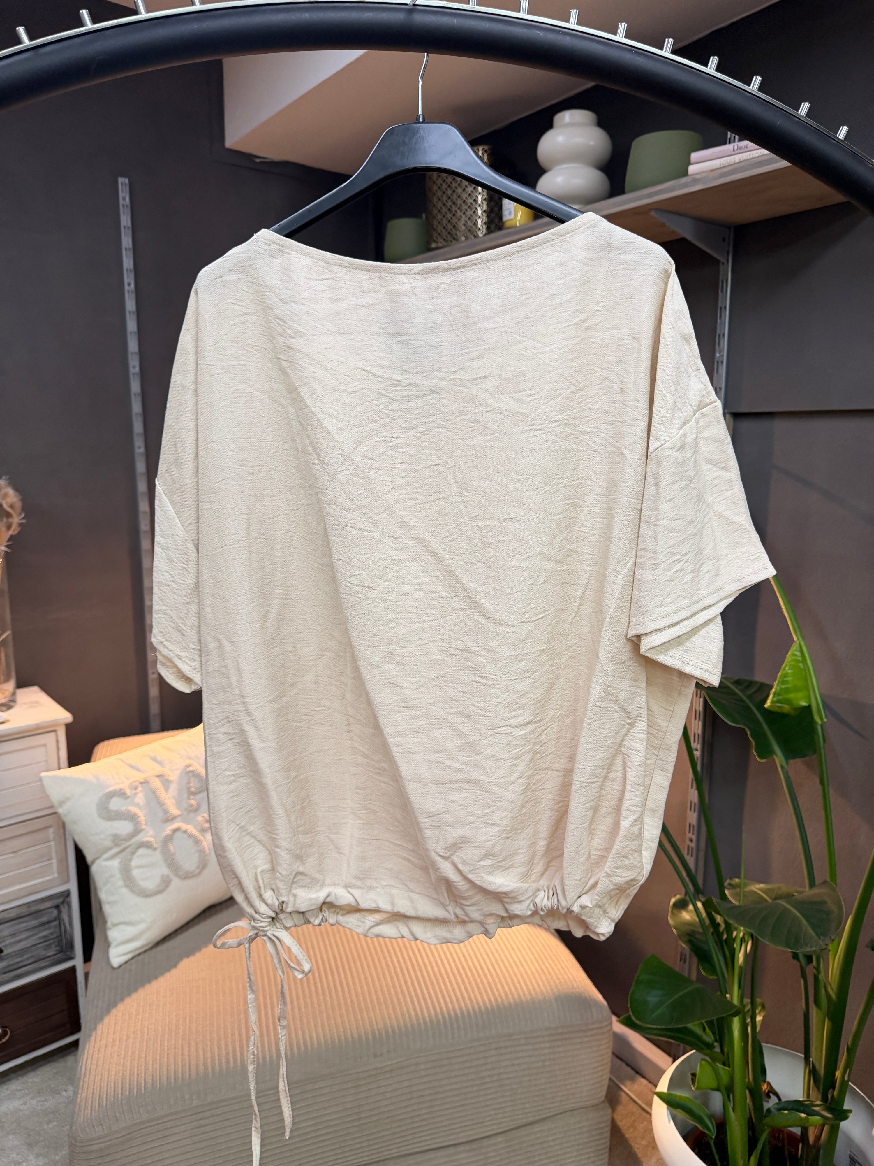 #14 Bluse in Beige mit Nieten