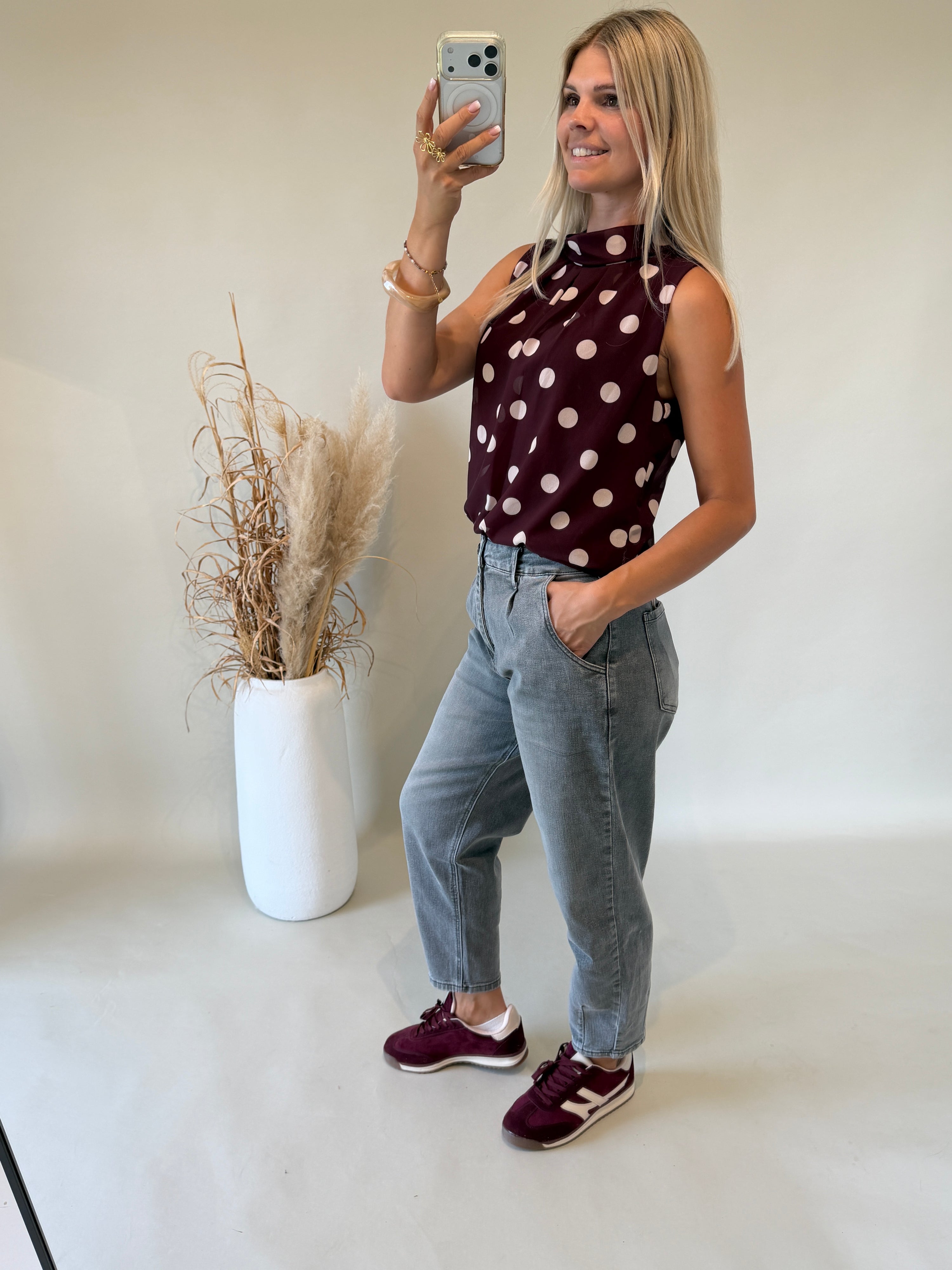 Bluse in Burgundy mit Punkten