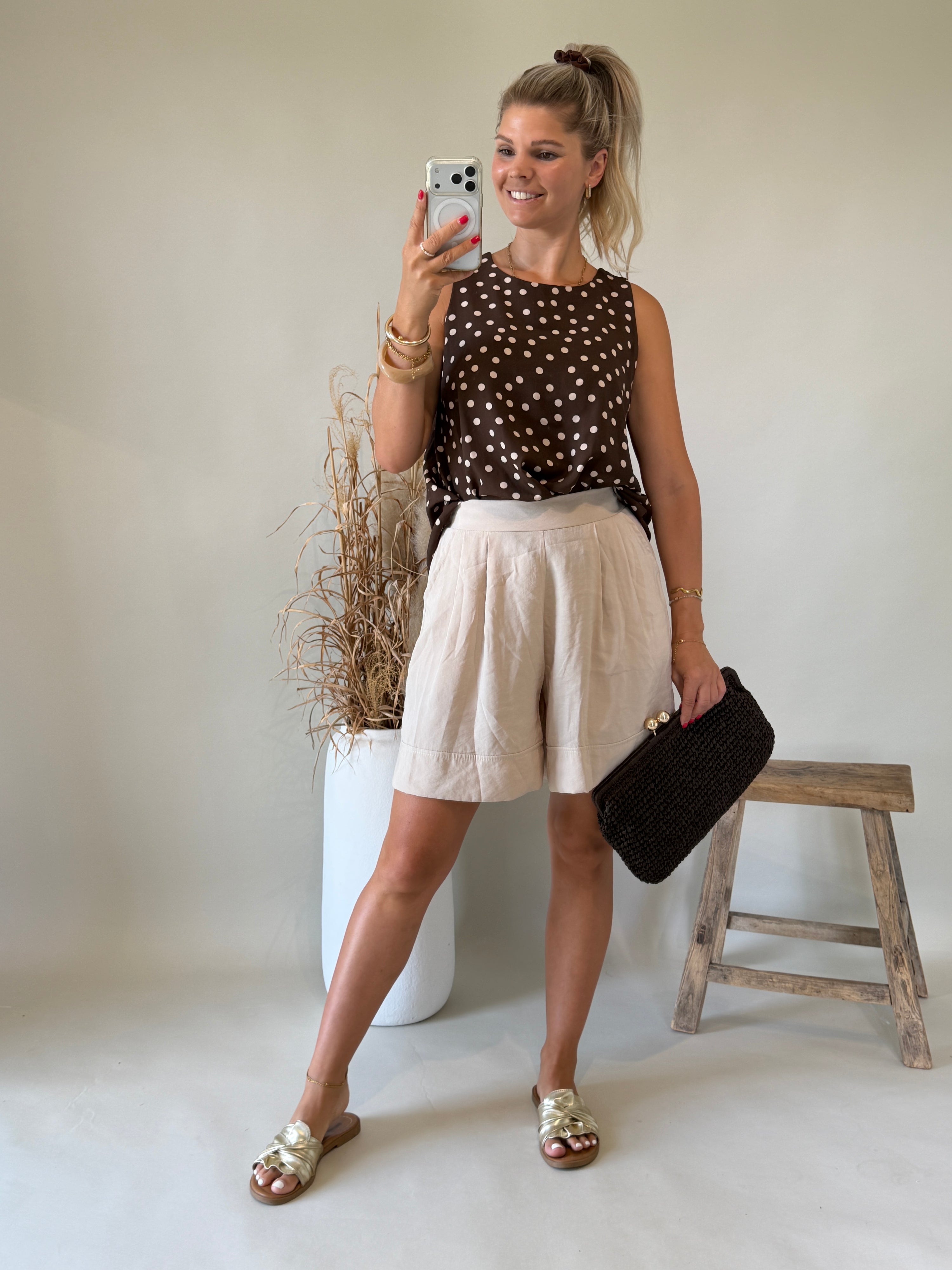#13 Hose in Beige kurz