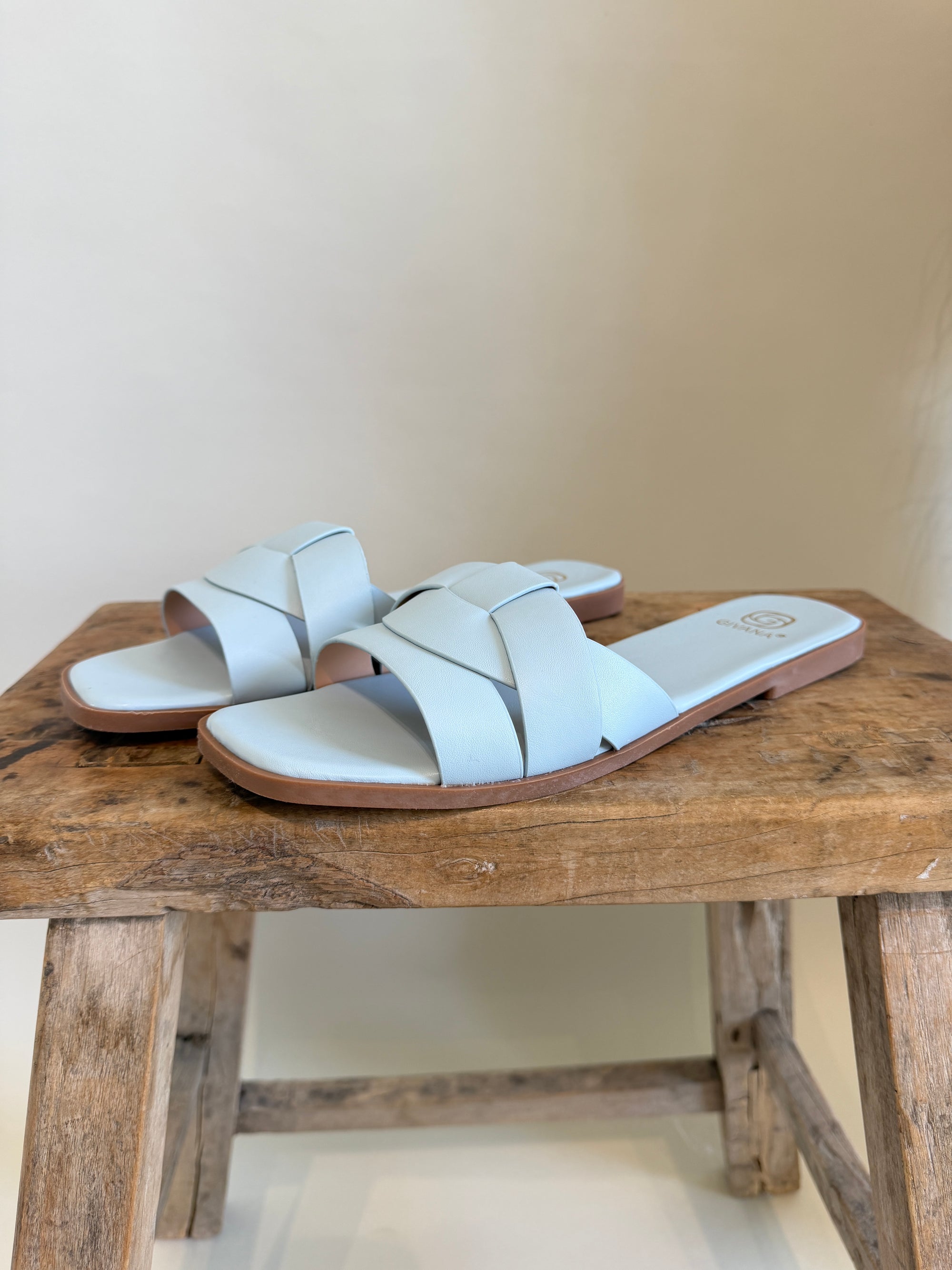 Pantolette in Hellblau