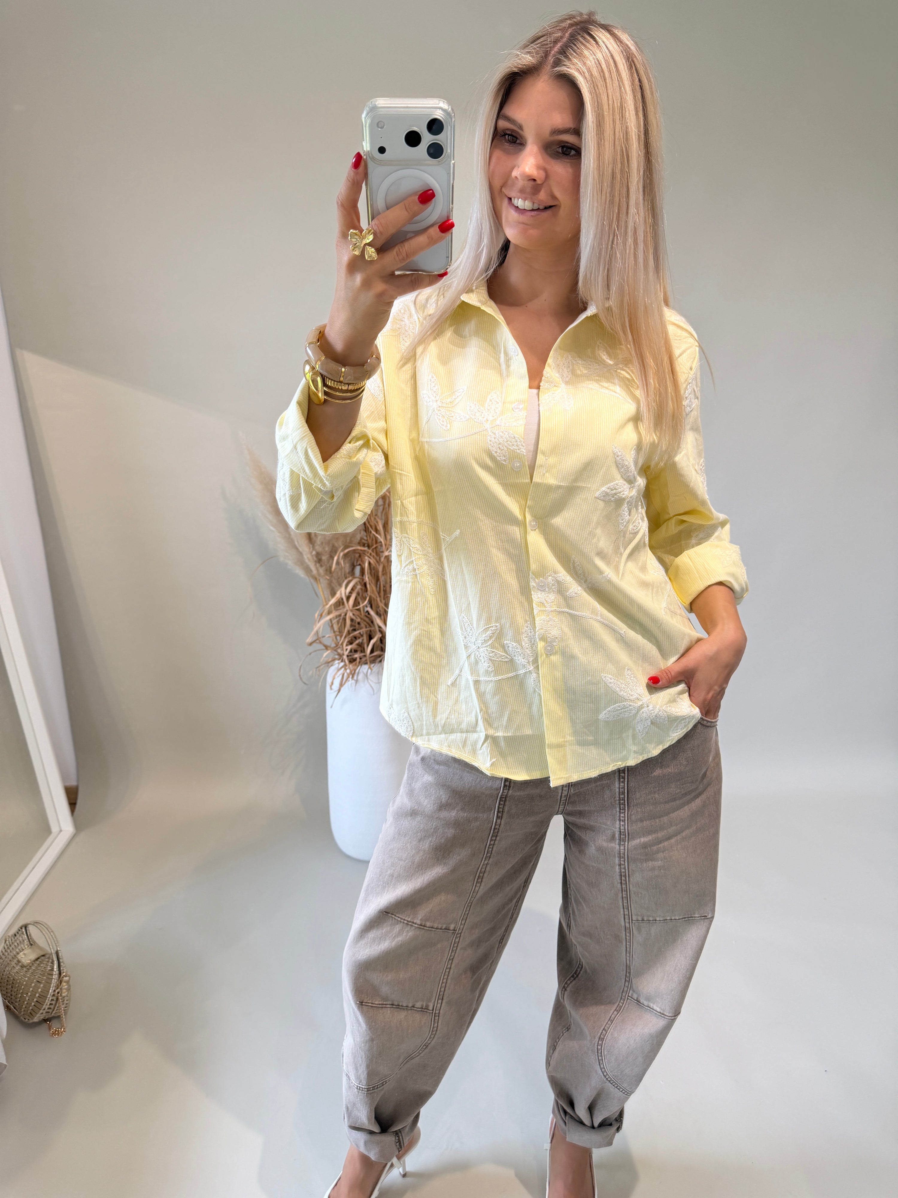 Bluse in Gelb gestreift mit Stickerei ( Blätter )