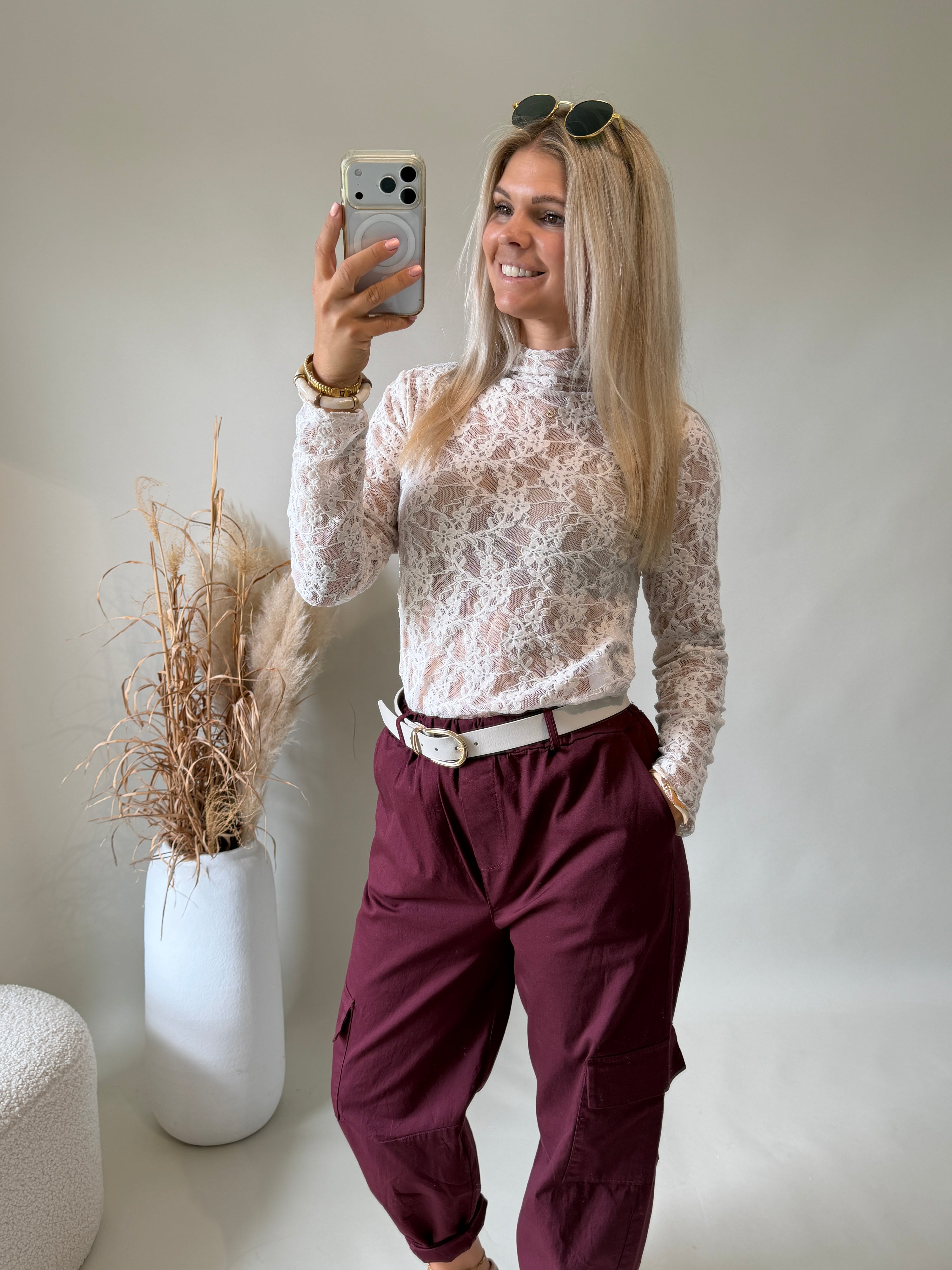 Spitzenshirt in Hellbeige