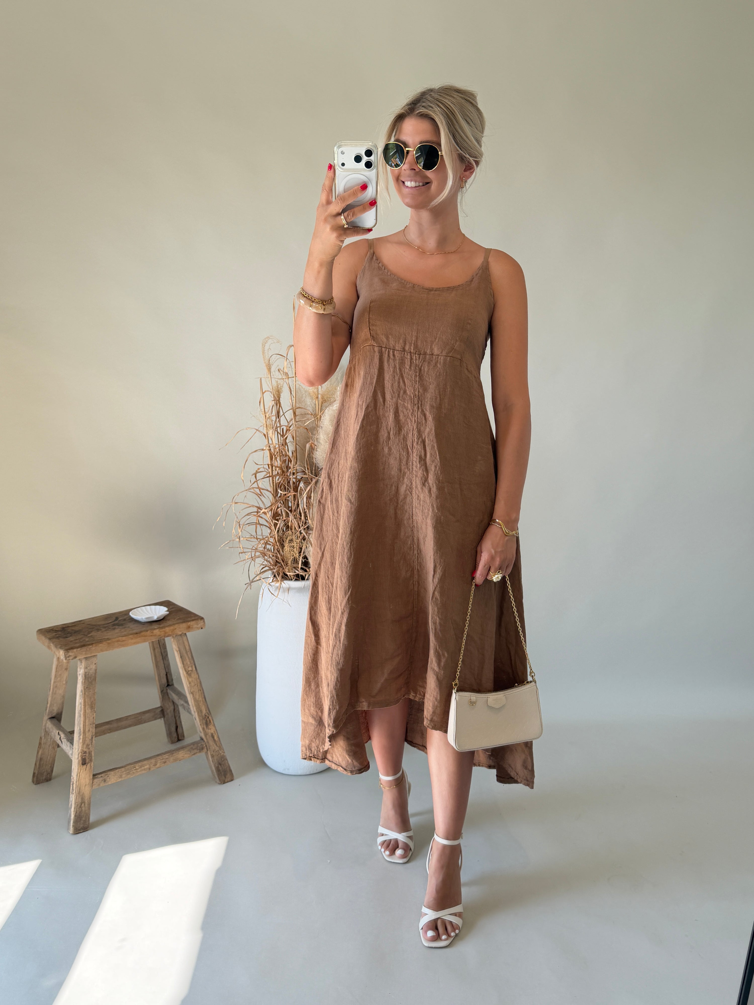 Kleid in Zimt  ( vorne kürzer )