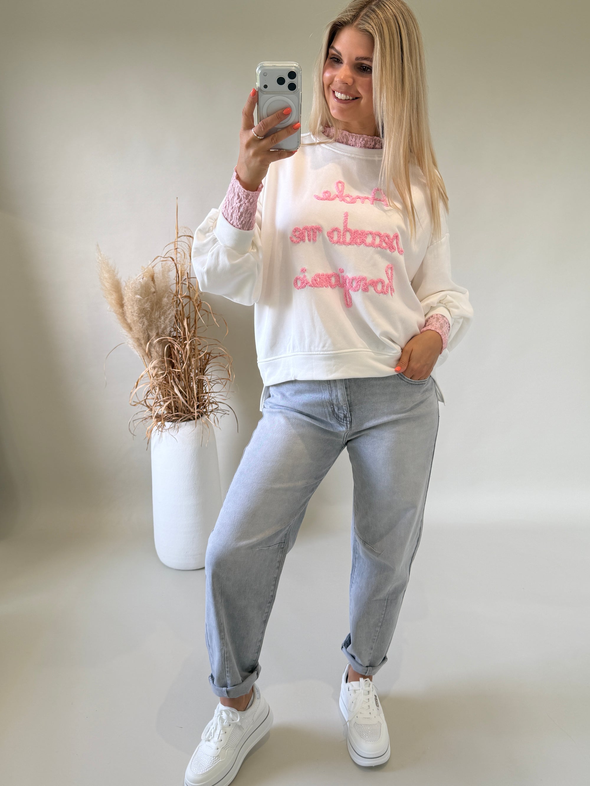 Sweatshirt in Weiß mit Rosa Aufschrift