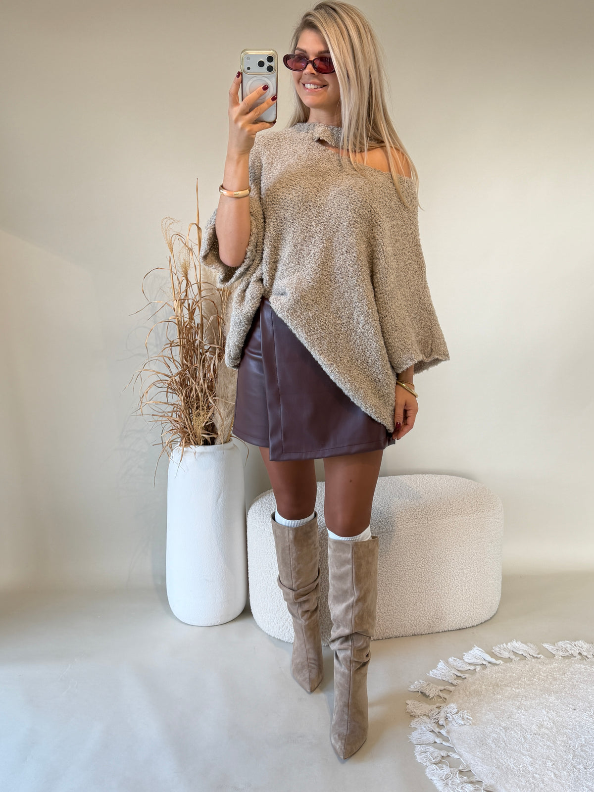 Pullover in Sand  ( Dreiviertel Arm und Öffnung am Hals )