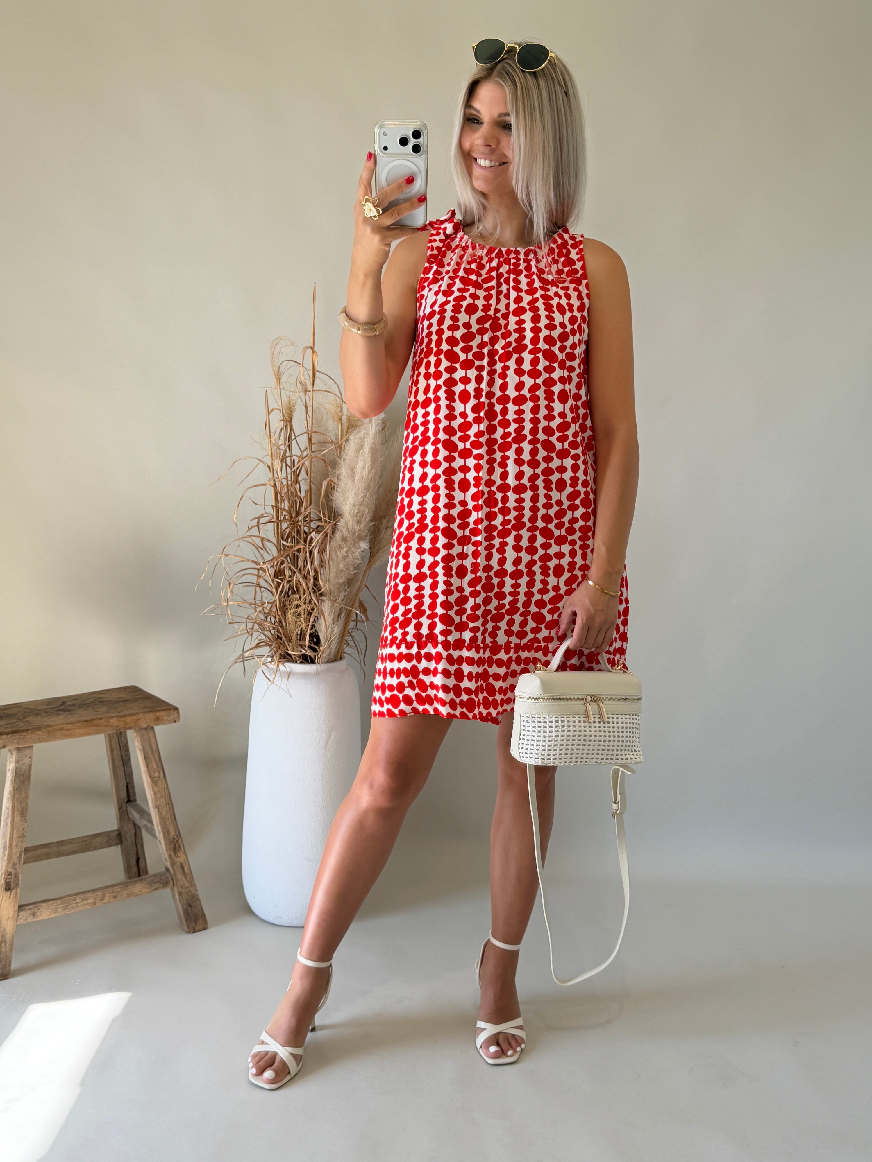 Kleid in Dunkelblau mit Muster