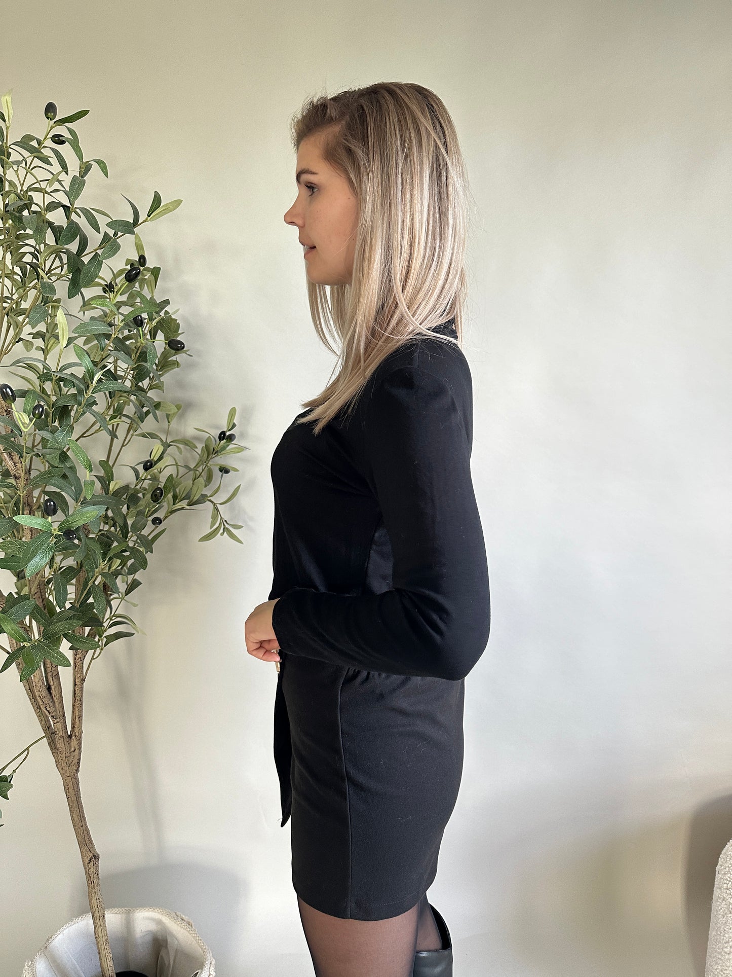 shirt in schwarz mit rollkragen