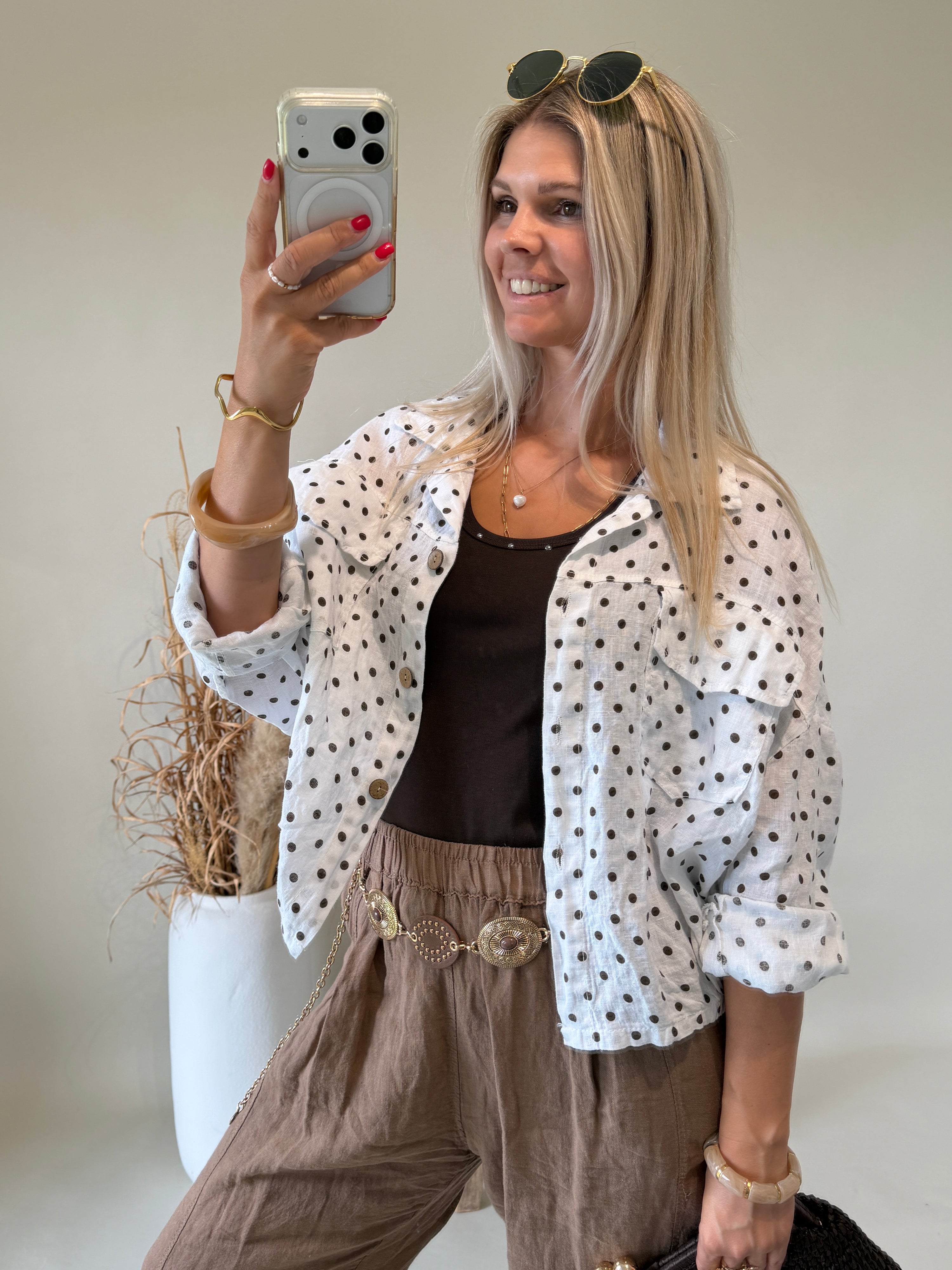 Jacke in Weiß mit Punkten in Schokobraun