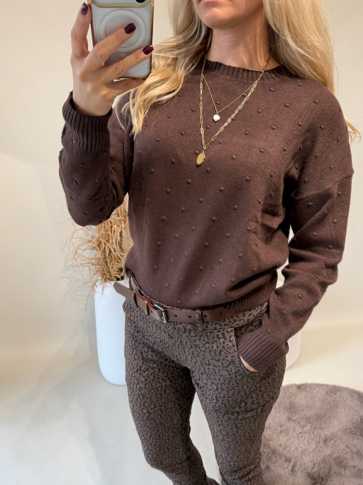 Pullover in Schokobraun mit Muster ( Punkte ) und Rundhalsausschnitt