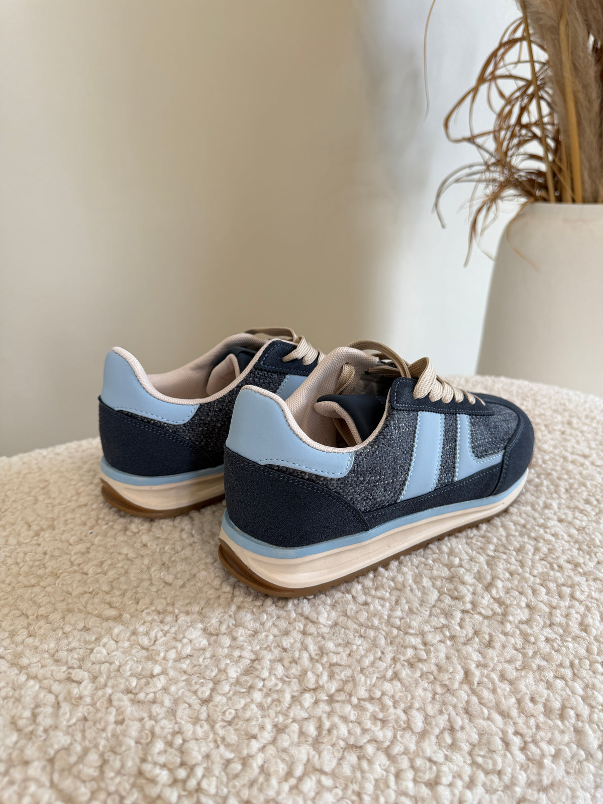 Sneaker in Dunkelblau / Hellblau