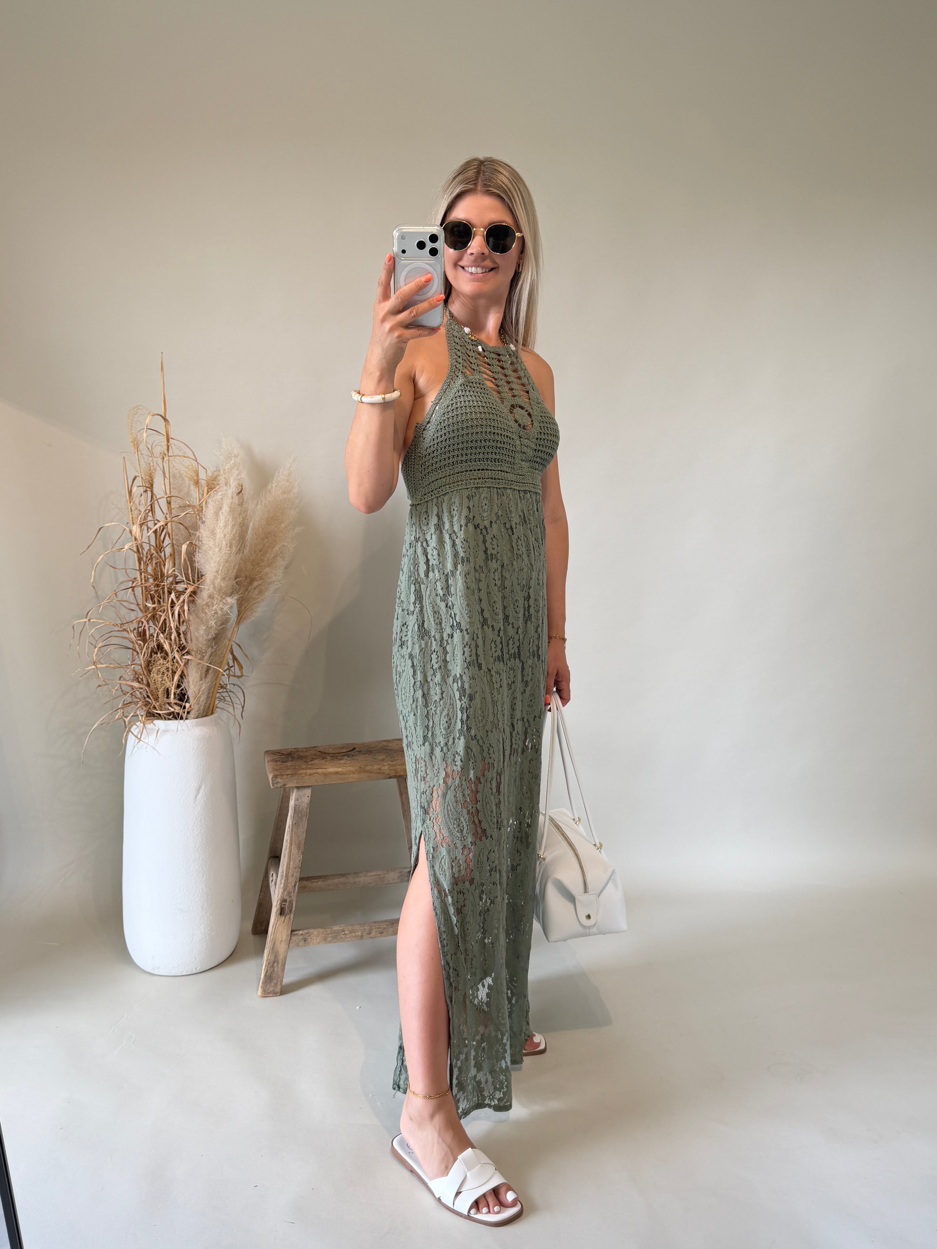 Kleid in Olivgrün mit  Häckelteil und Spitze