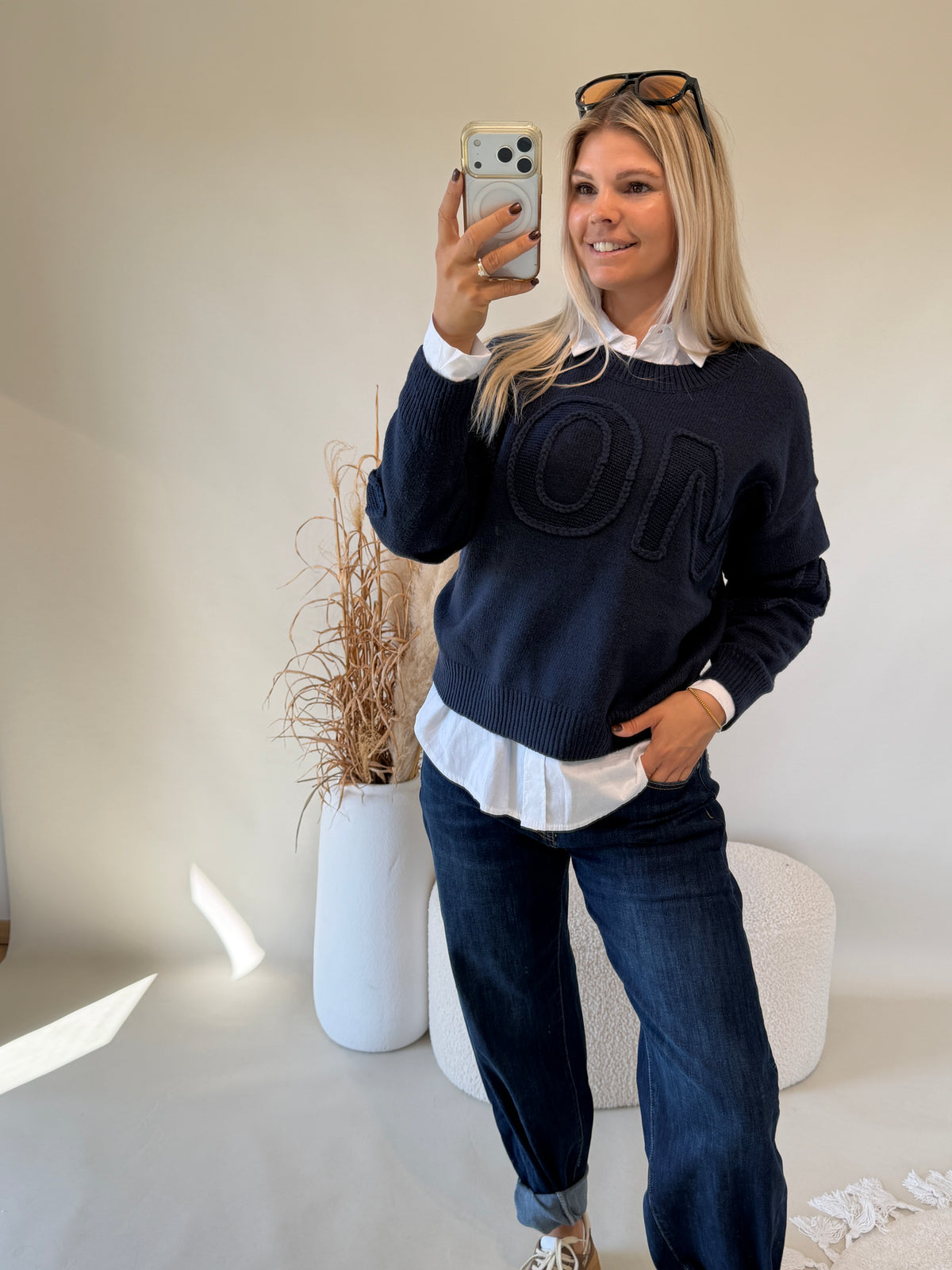Pullover in Dunkelblau mit Aufdruck AMOUR