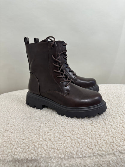 Boots in Schokobraun