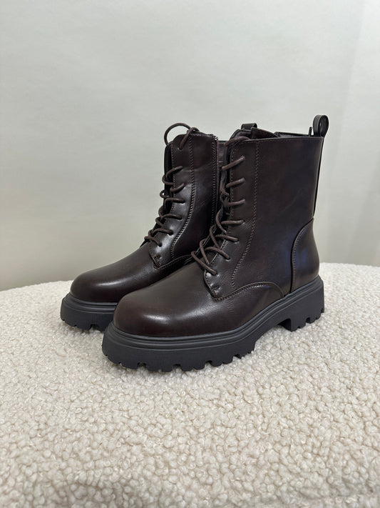 Boots in Schokobraun