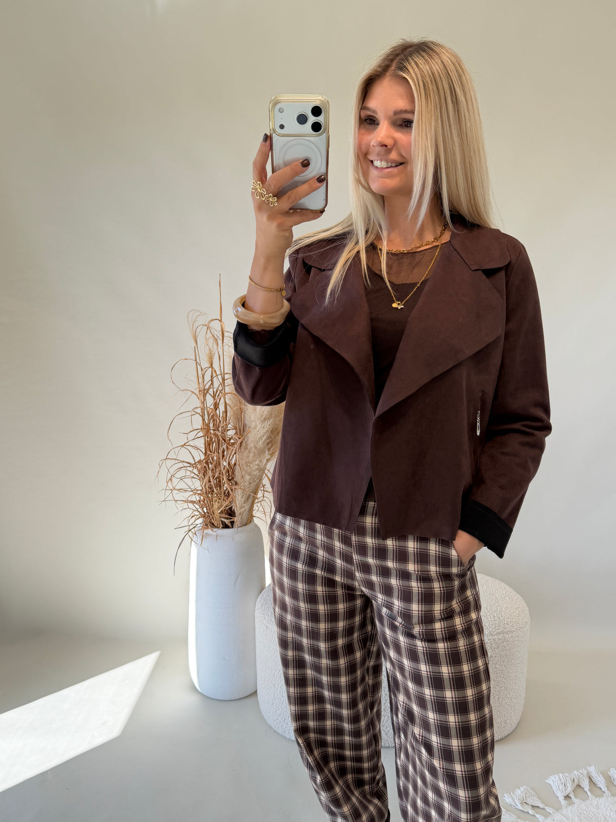 Jacke in Schokobraun in Velour - Optik