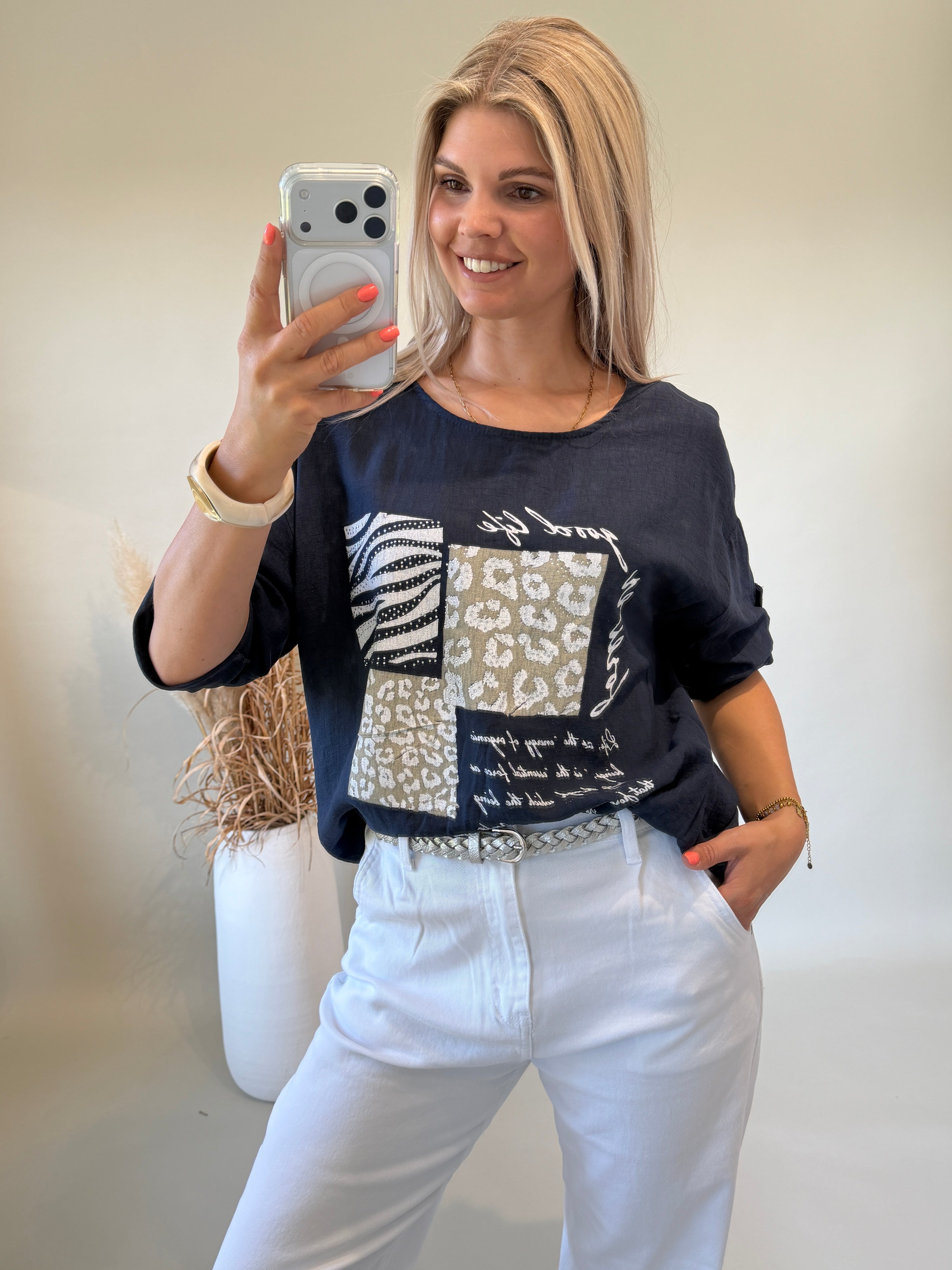 Shirt in Dunkelblau mit Glitzeraufdruck