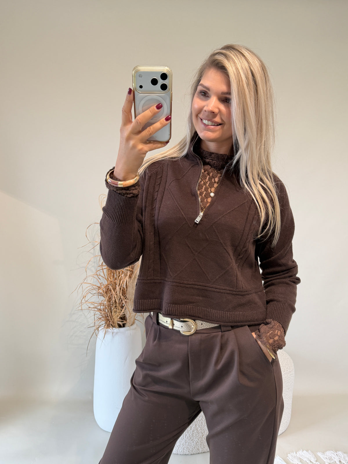 Pullover in Schokobraun mit Reißverschluss