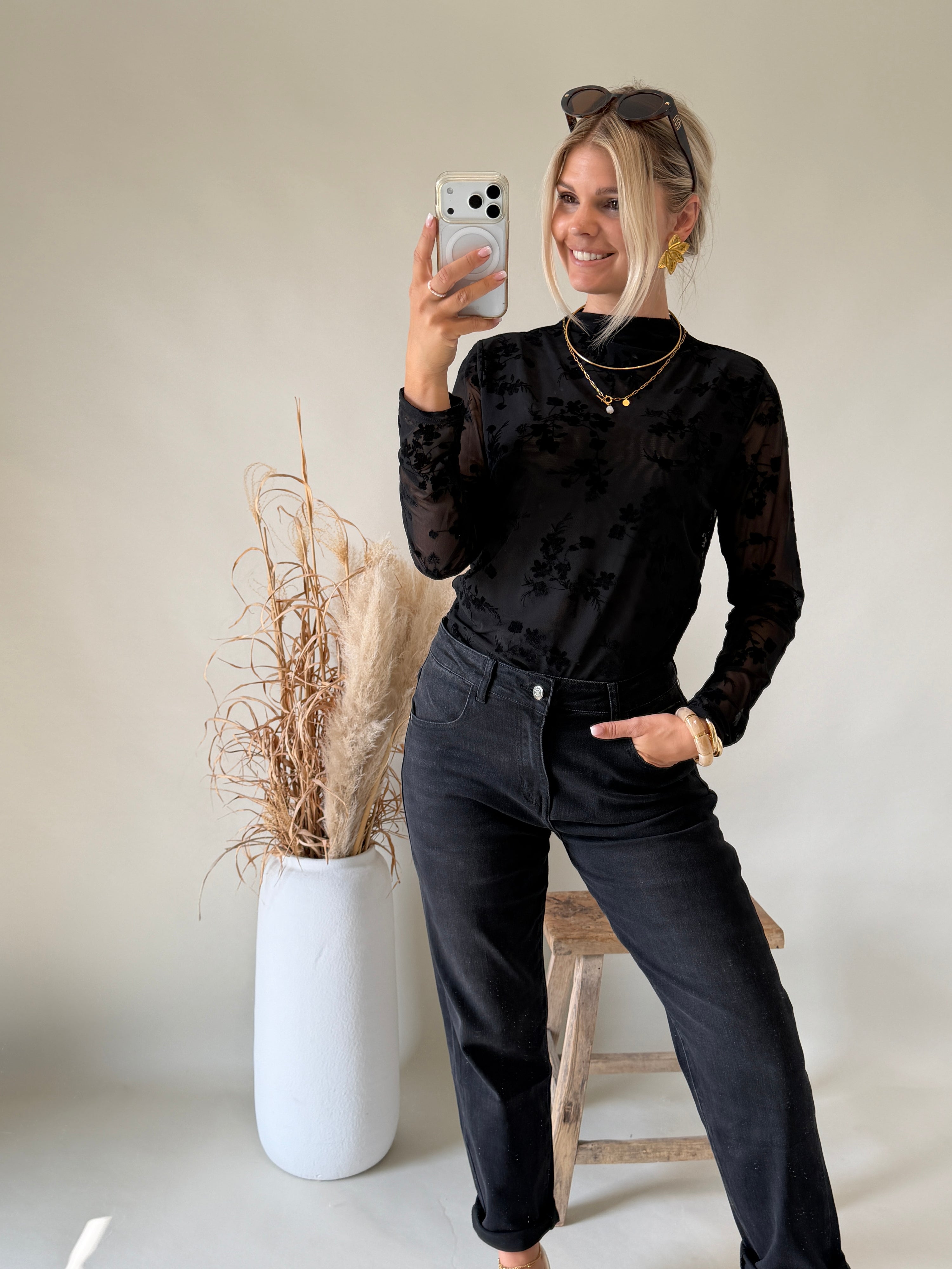 Shirt in Schwarz mit Floral Muster