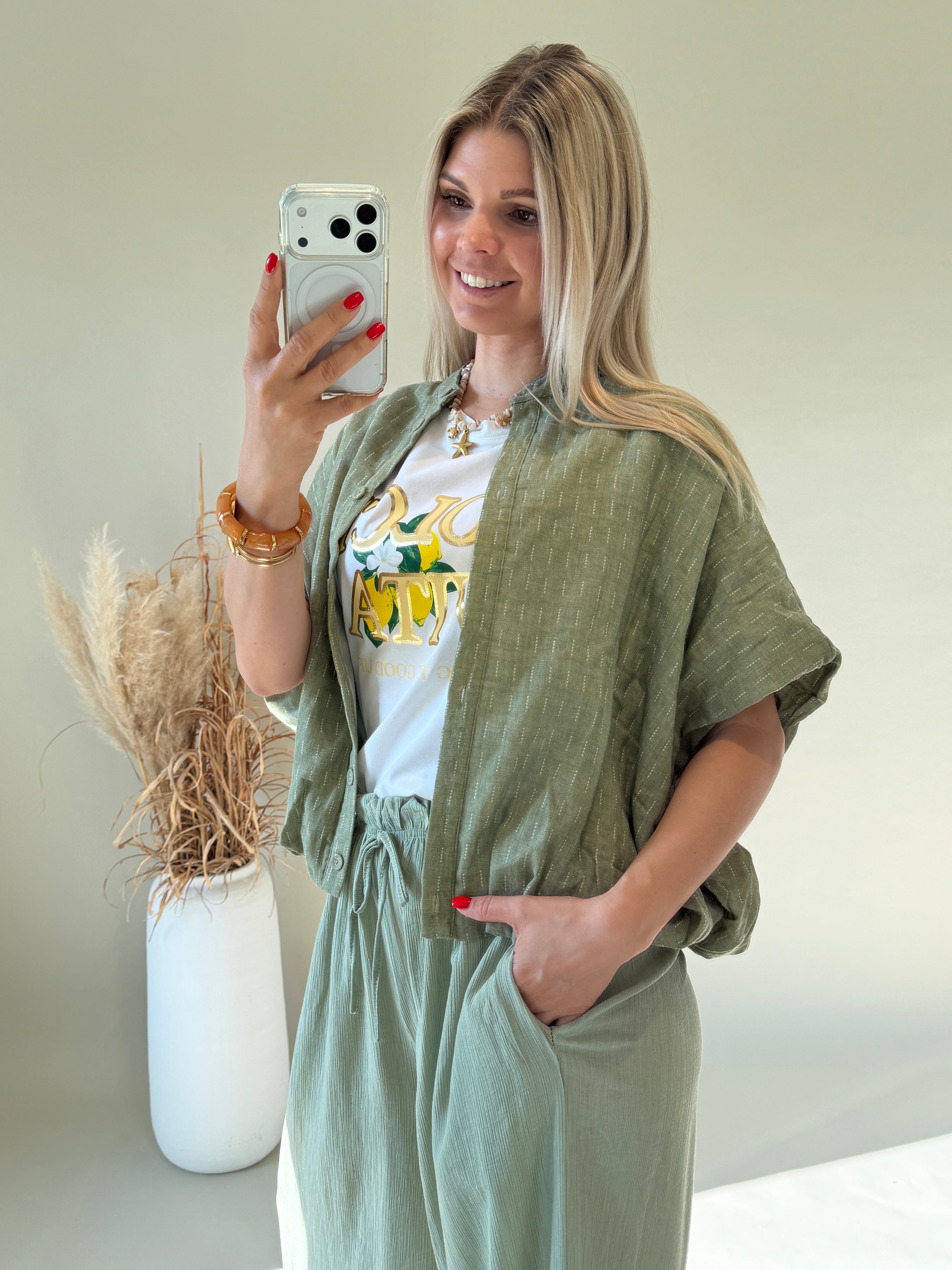 Jacke in Olivgrün mit Muster ( Kurzarm )