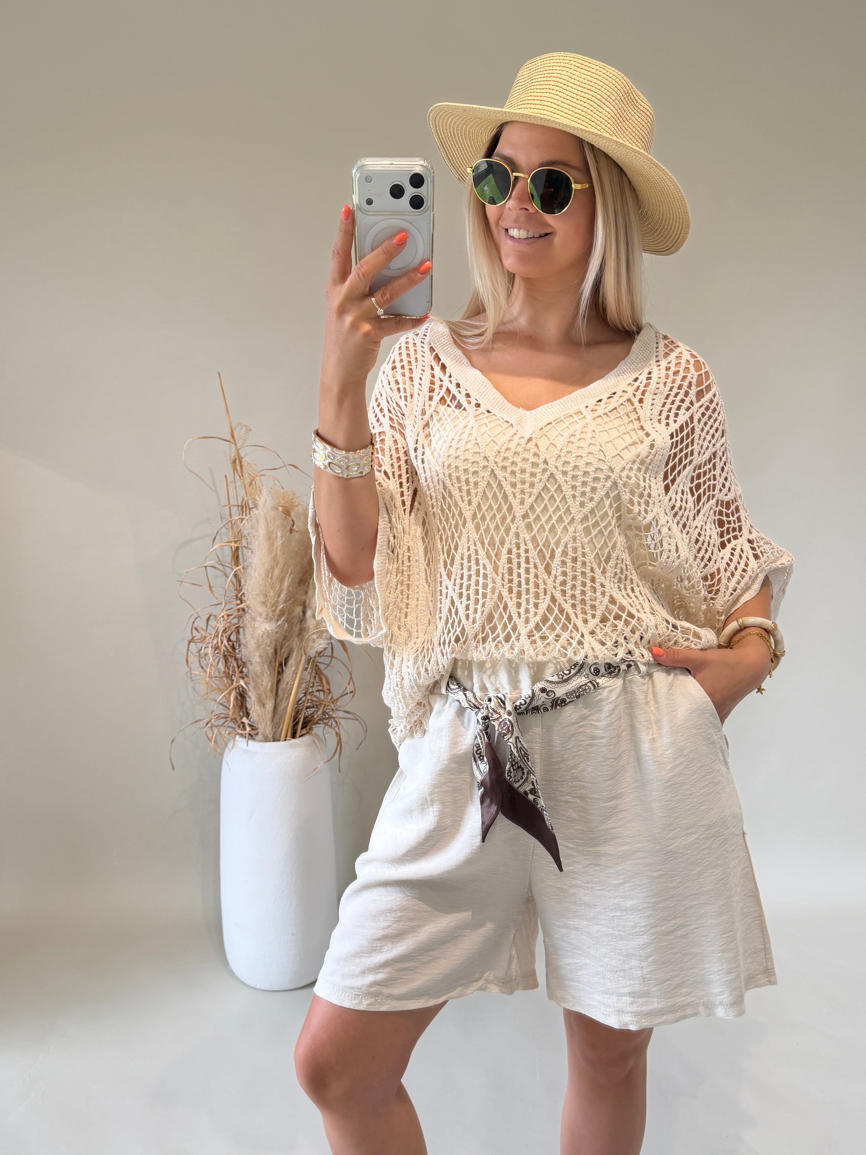 Pullover in Beige mit Unterziehtop in Lochoptik