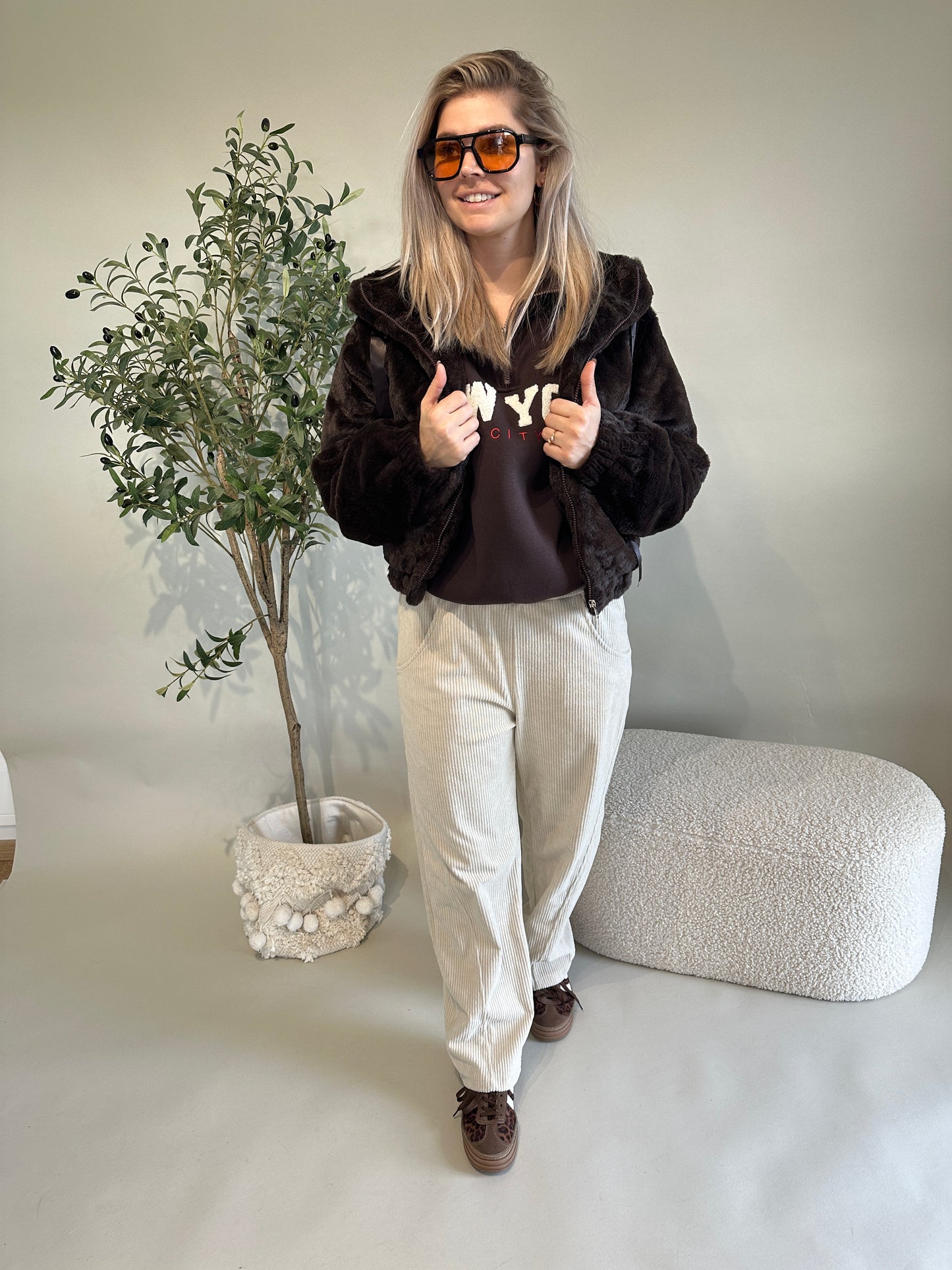 pullover in schokobraun mit reißverschluß vorne (new york)