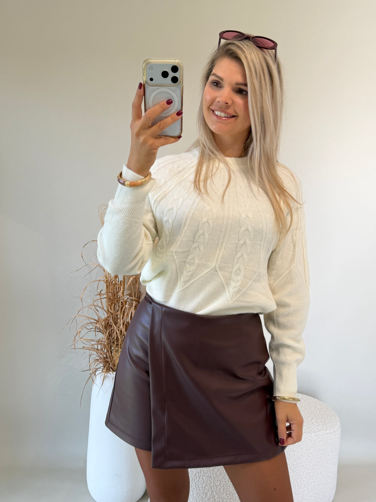 Pullover in Wollweiß mit Muster