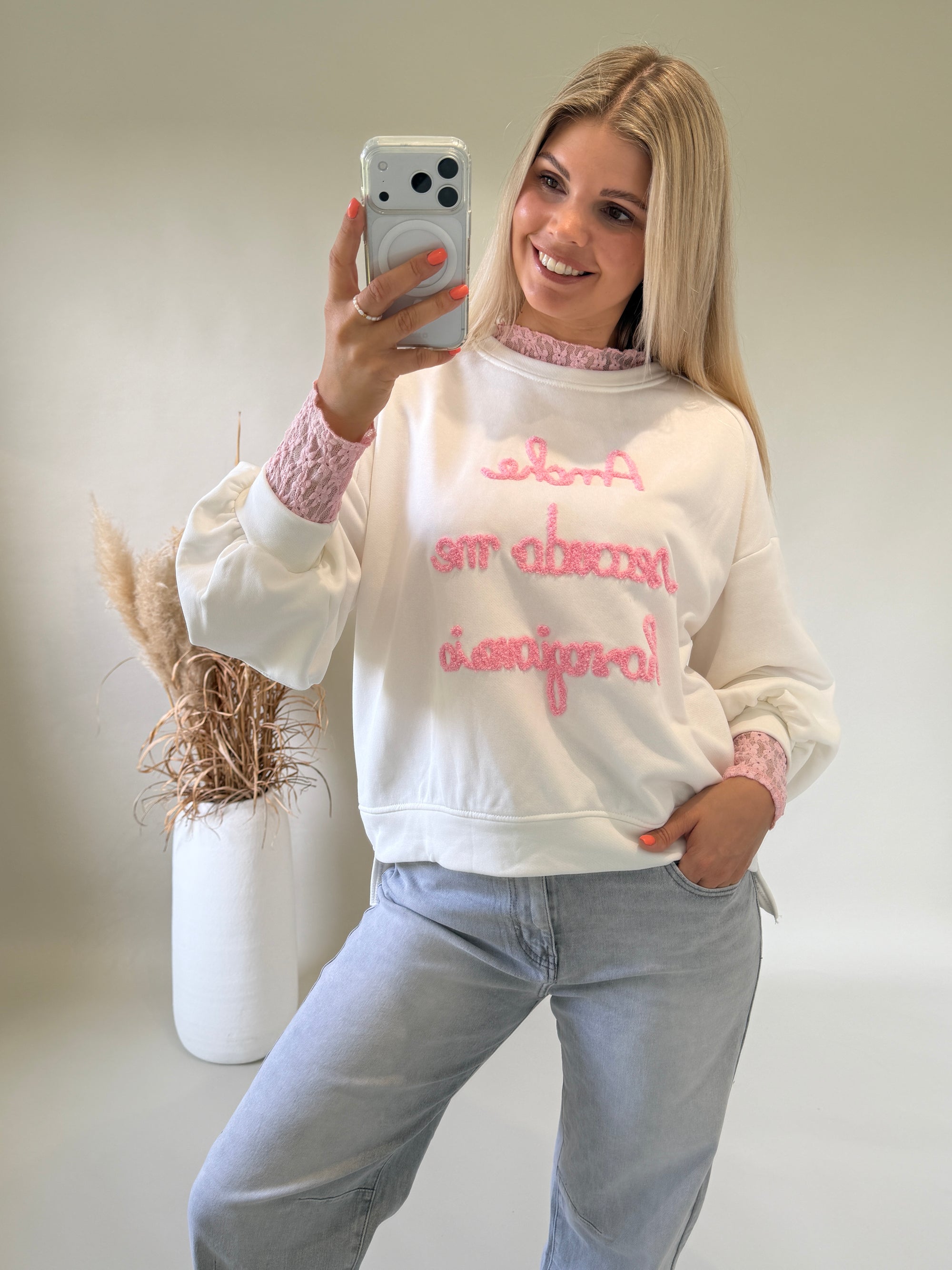 Sweatshirt in Weiß mit Rosa Aufschrift