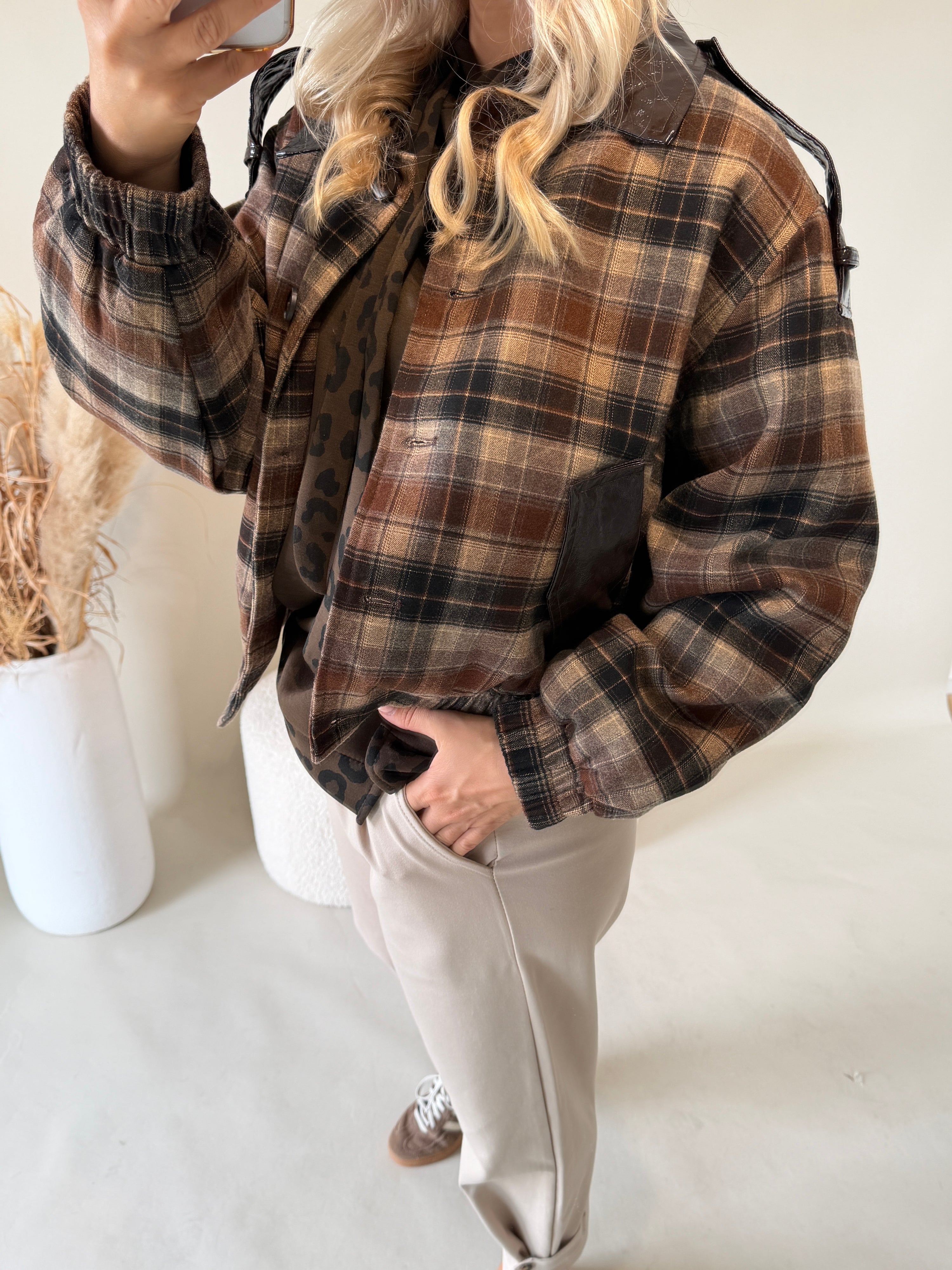 Jacke in verschiedenen Brauntönen ( Kariert )
