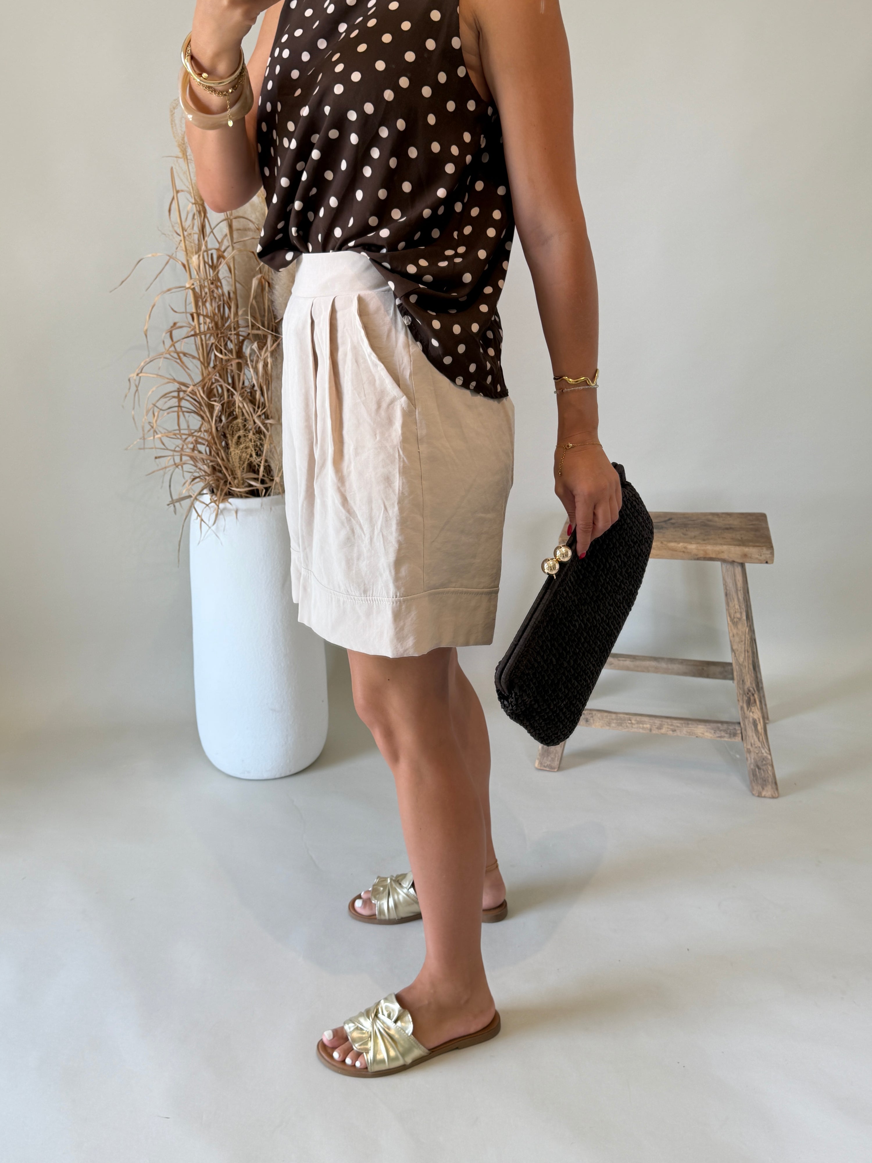 #13 Hose in Beige kurz