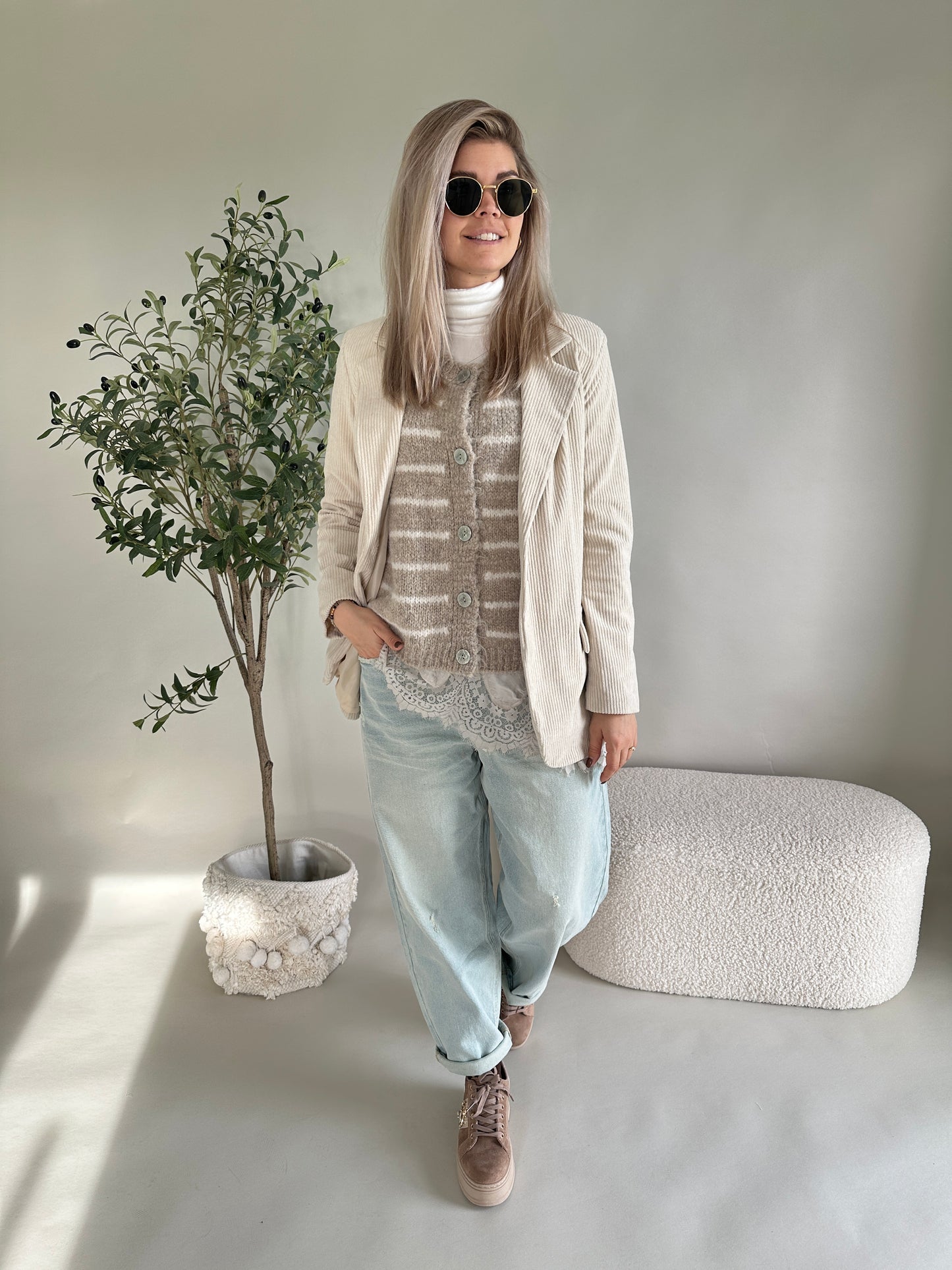 strickjacke mit streifen in beige/ wollweiß (ärmellos)