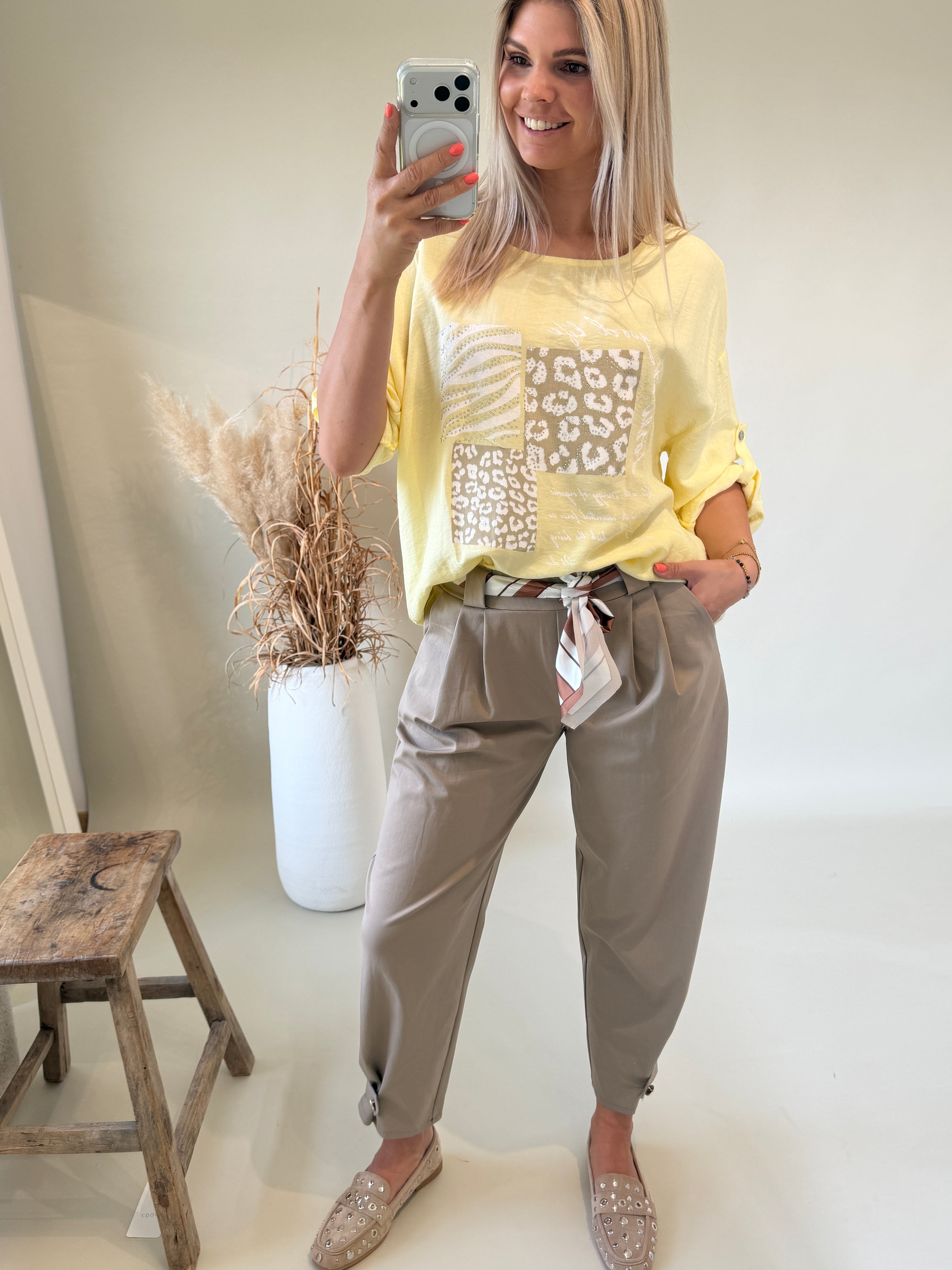 Shirt in Zitronengelb mit Glitzeraufdruck