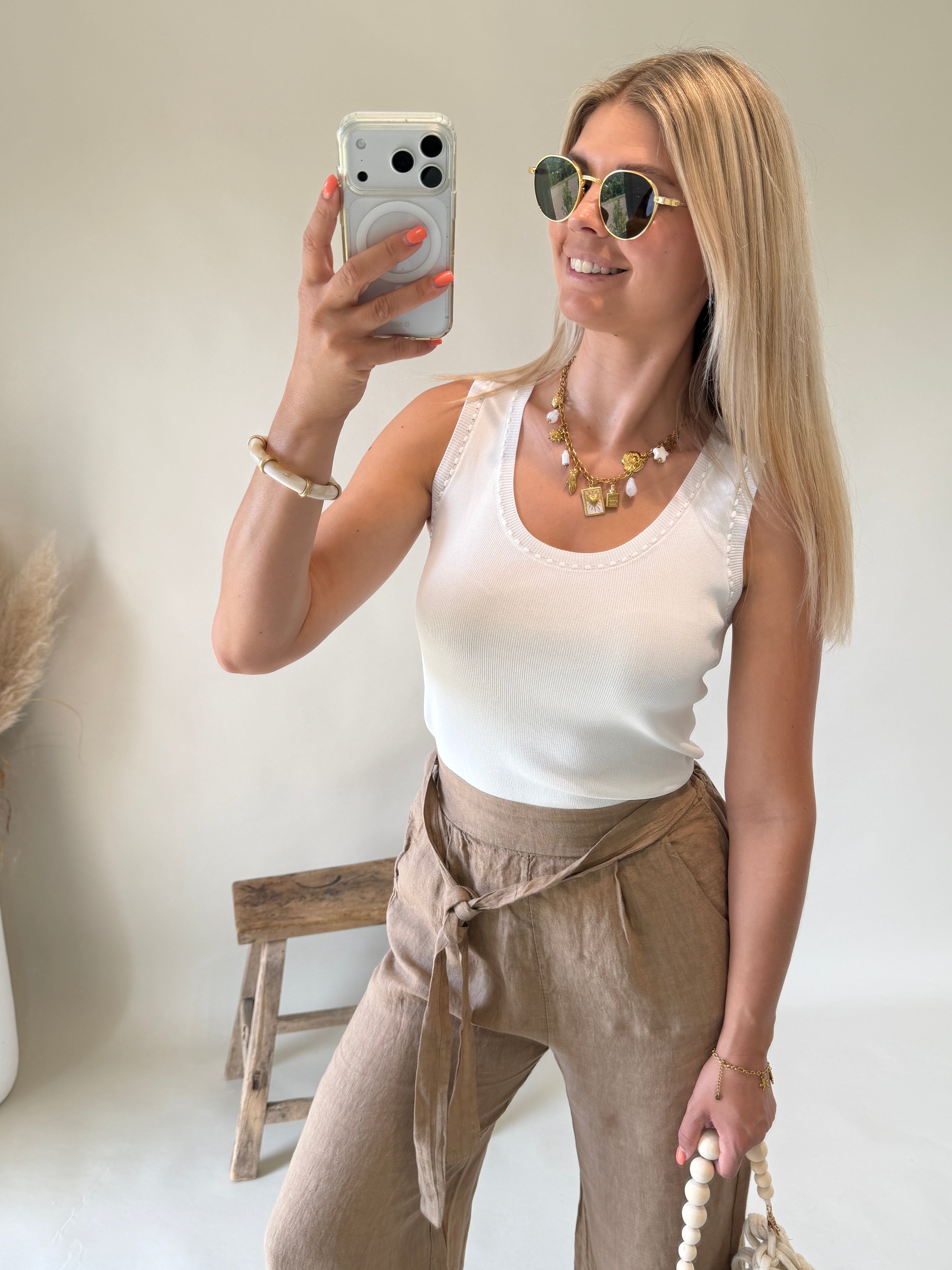 Top in Weiß ( Leichter Strick ) mit Muster am Arm und Hals