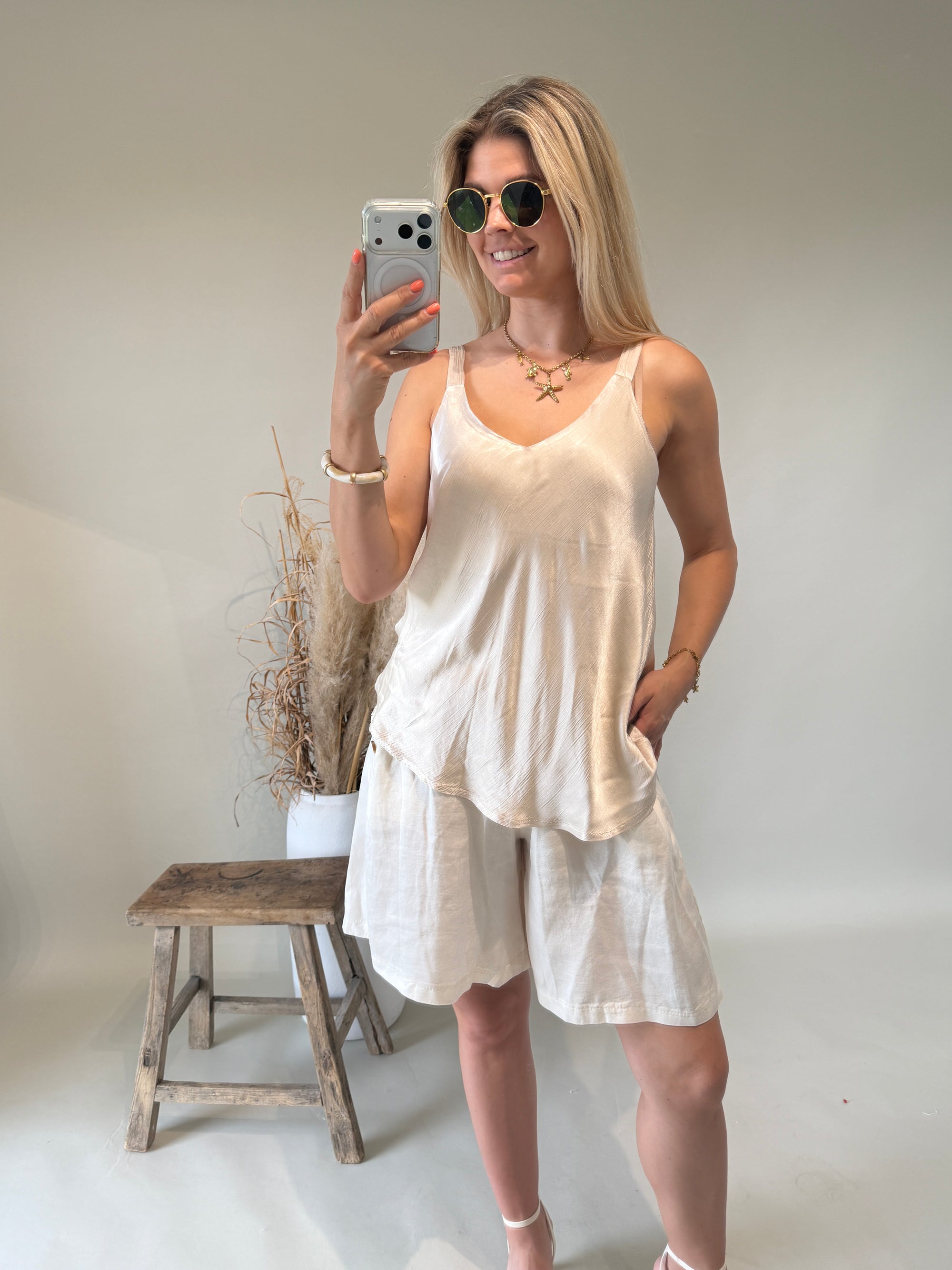 Top in Hellbeige ( Seidig )