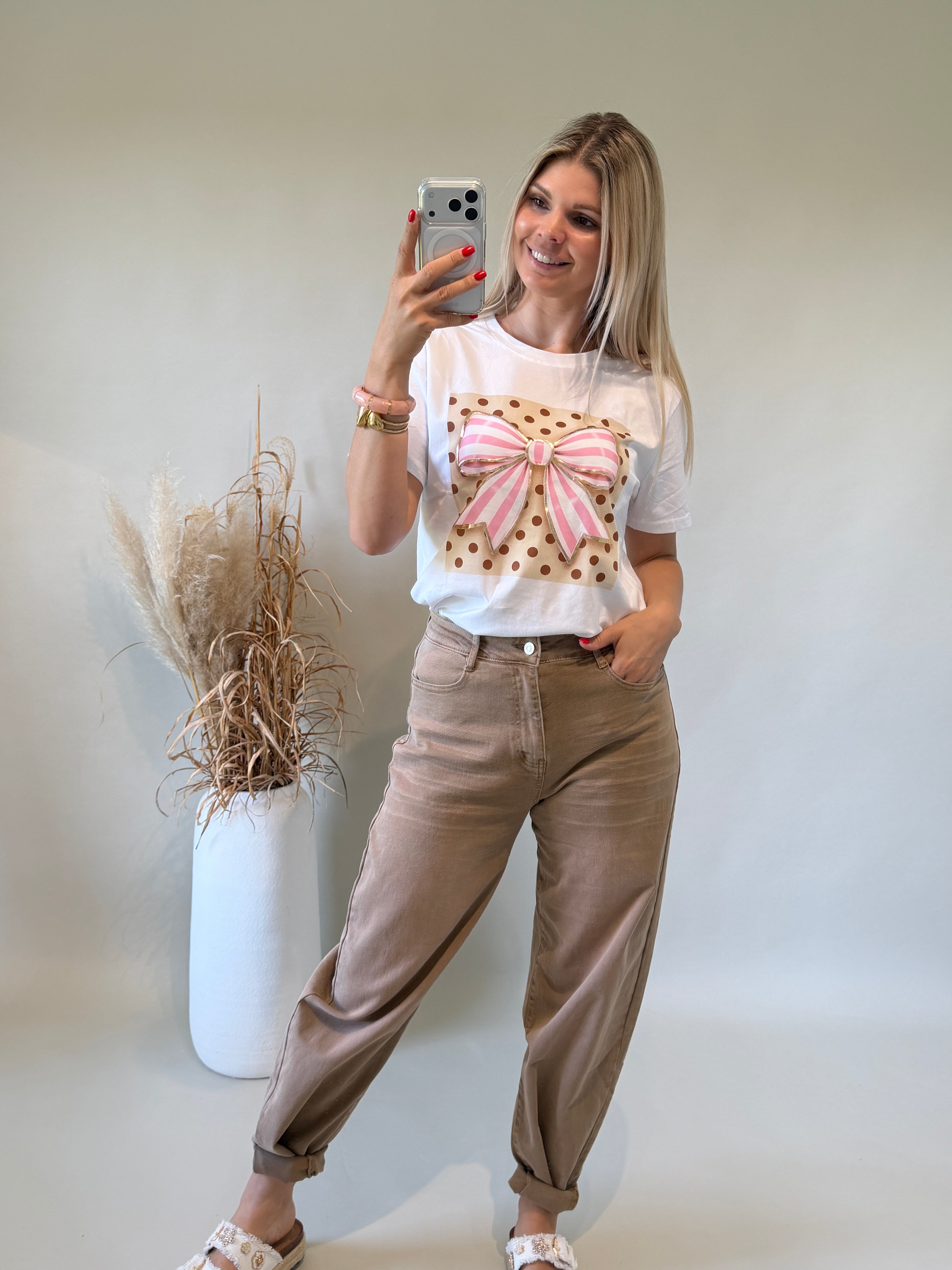 T - Shirt in Weiß mit Aufdruck Rosa Schleife