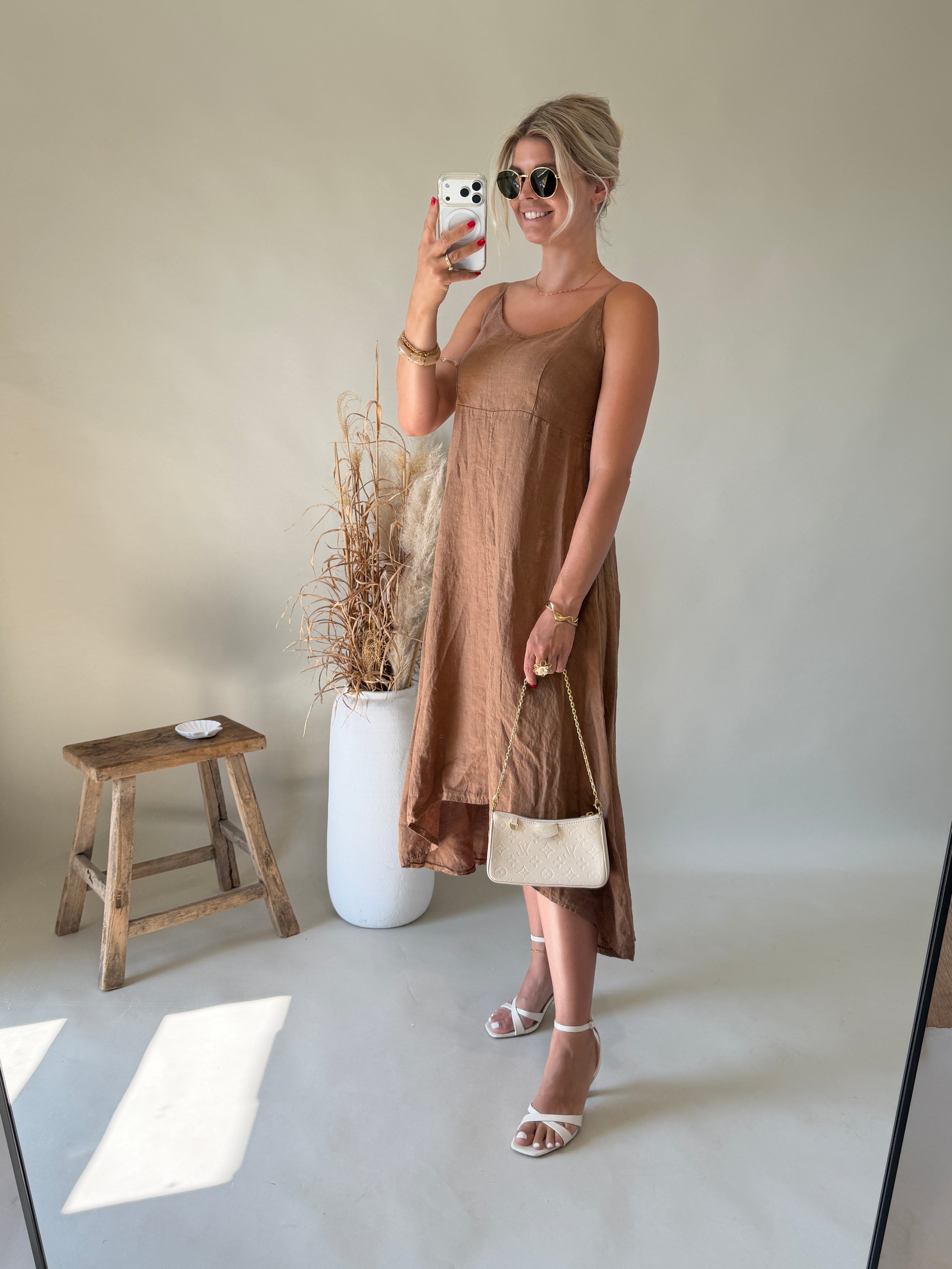 Kleid in Zimt  ( vorne kürzer )