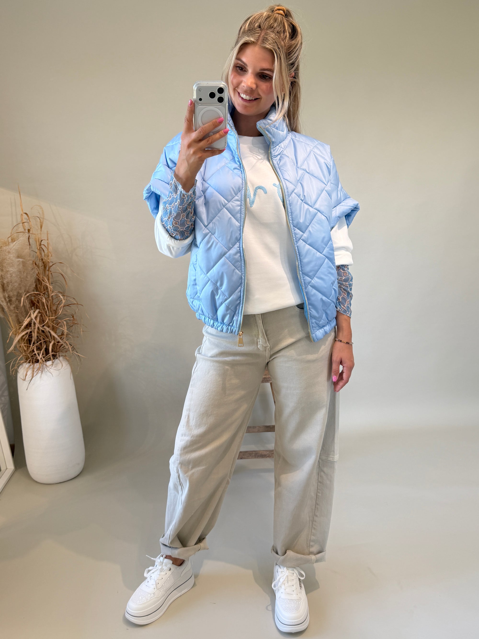 Steppweste in Hellblau