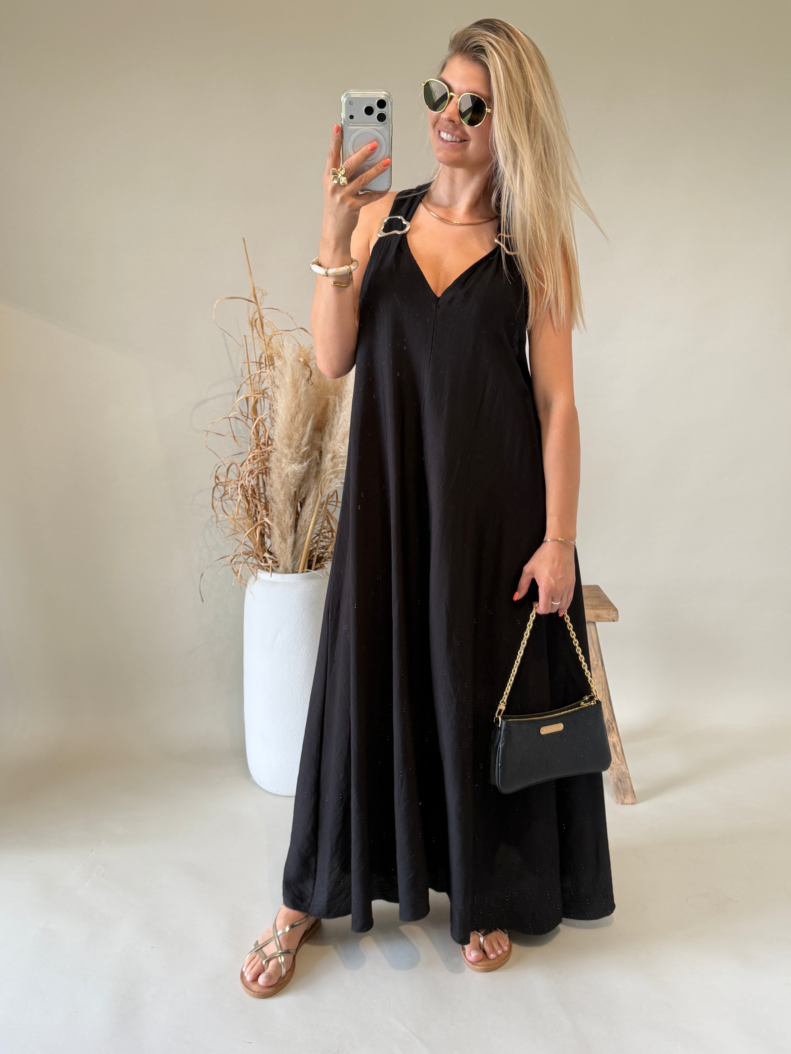 Kleid in Schwarz mit Spangen