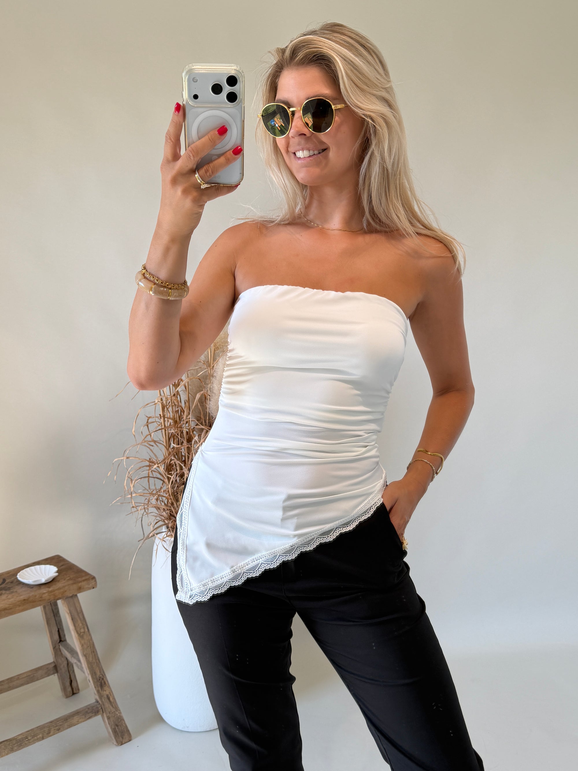 Top in Weiß ( Bandeau ) mit Spitze