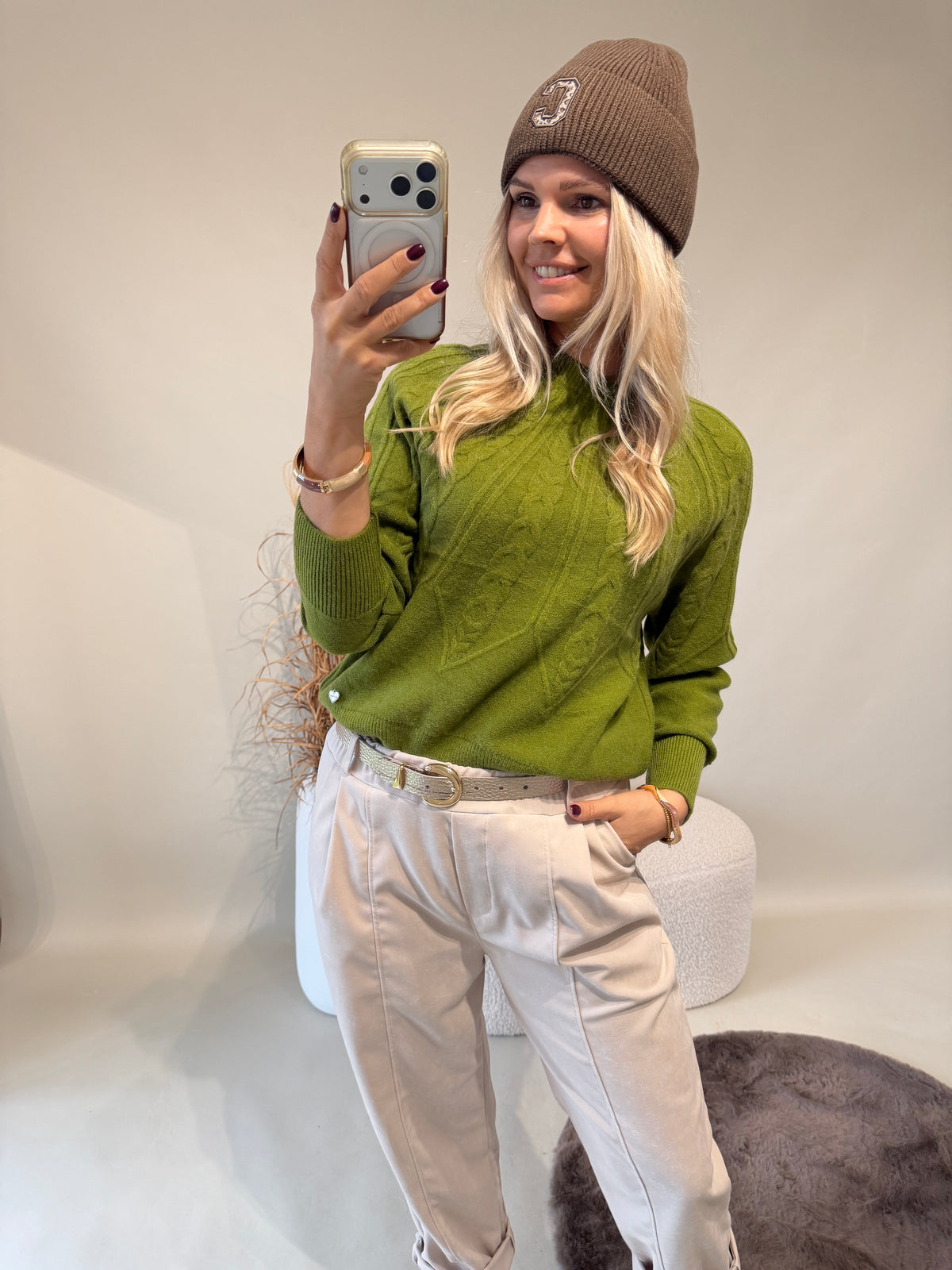 Pullover in Kiwigrün mit Muster