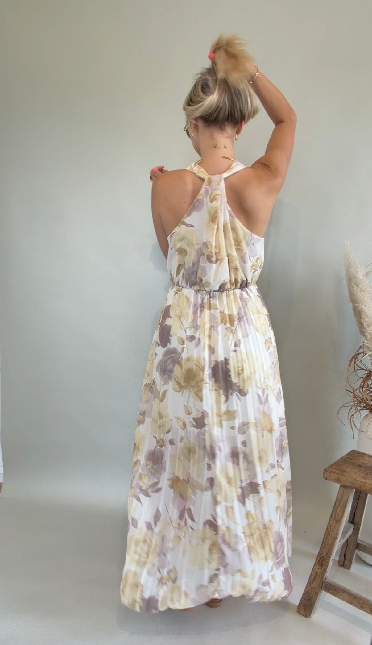 Kleid in Gelb / Beige mit Muster
