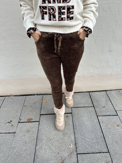 Hose in Schokobraun Samt-Optik